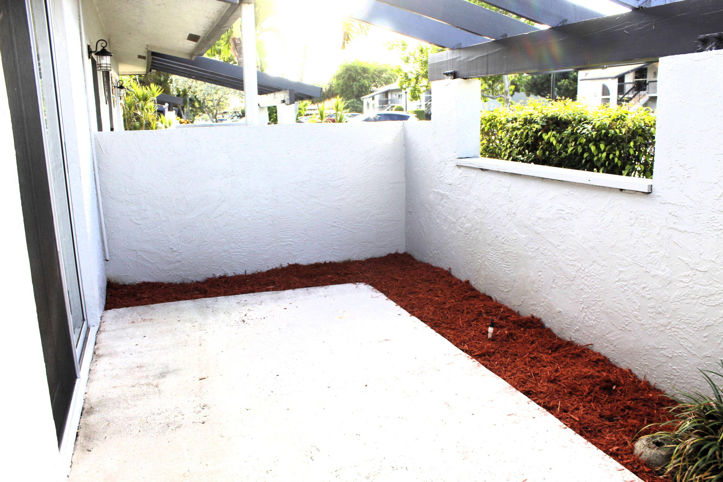 Delray Beach, FL 33484,5620 Queen Palm CT B