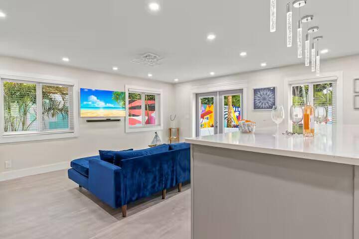 Delray Beach, FL 33444,322 NW 4th AVE