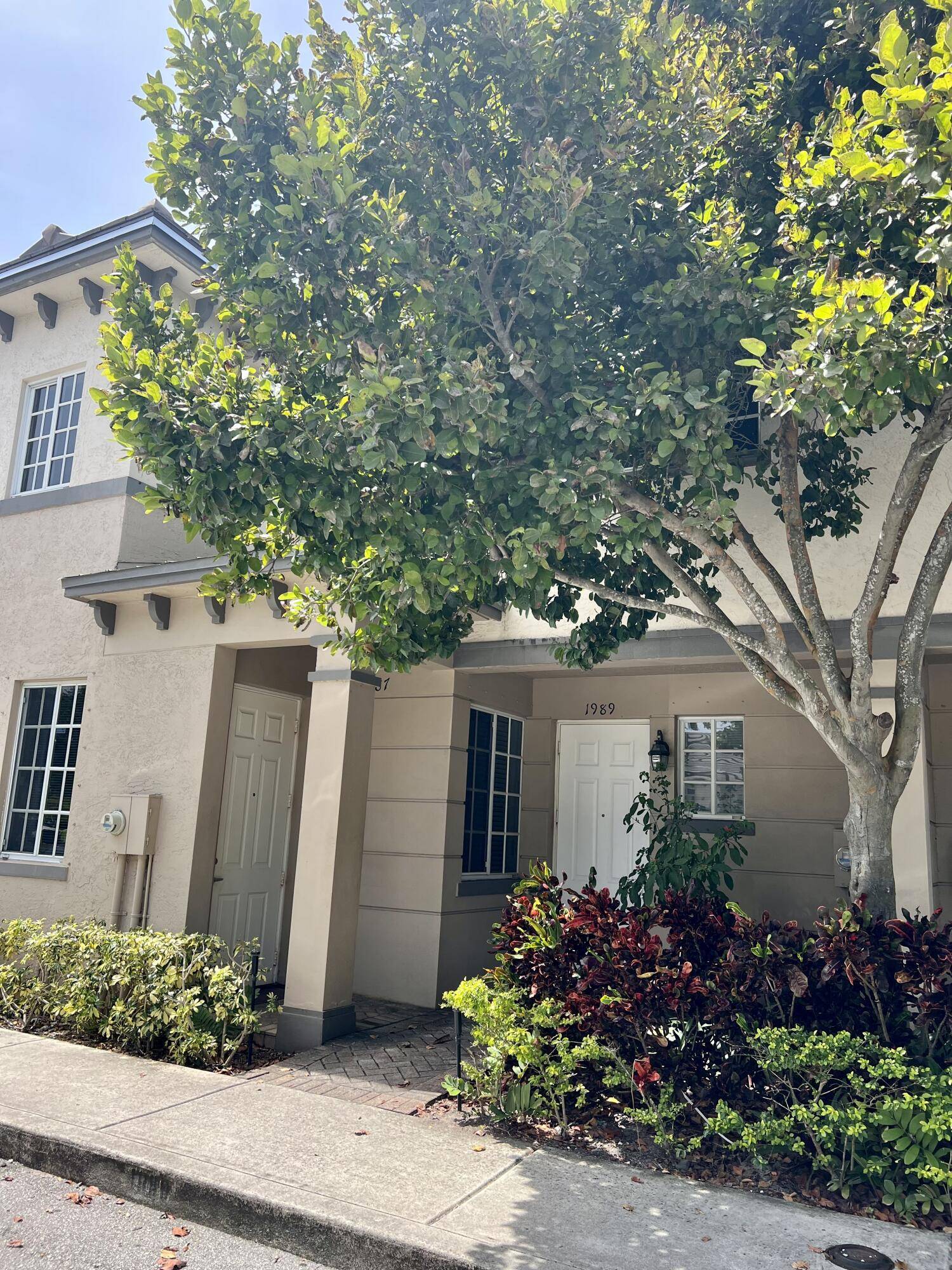 Riviera Beach, FL 33404,1989 Marsh Harbour DR 407
