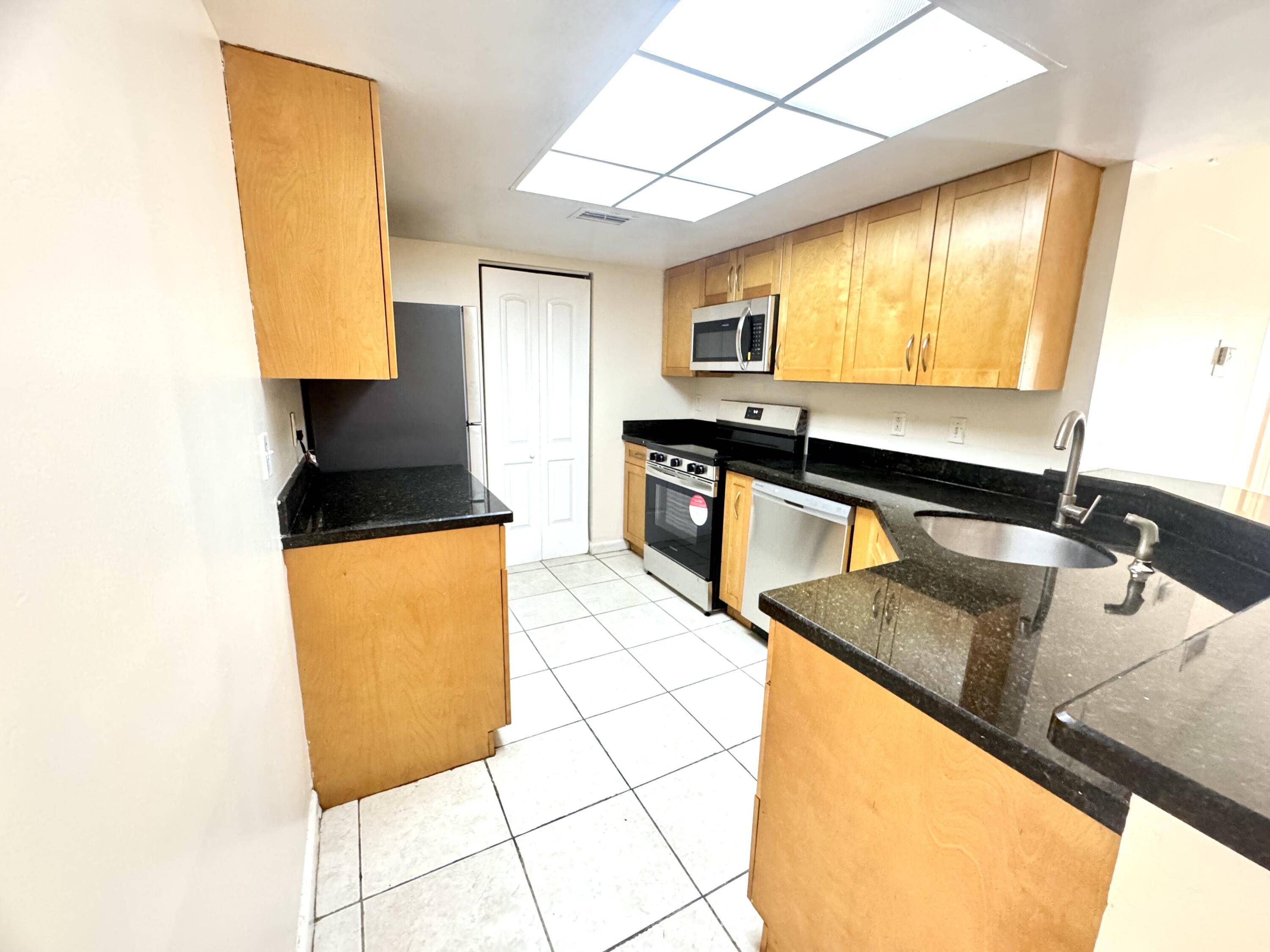 Coral Springs, FL 33071,9166 W Atlantic BLVD 1633