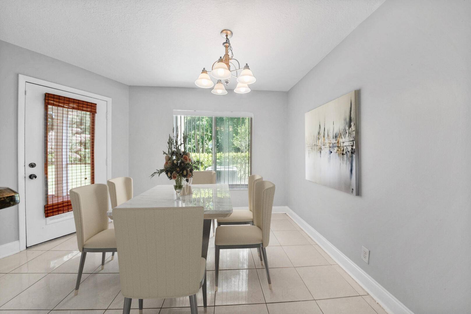 Boynton Beach, FL 33426,815 W Boynton Beach BLVD 16-103