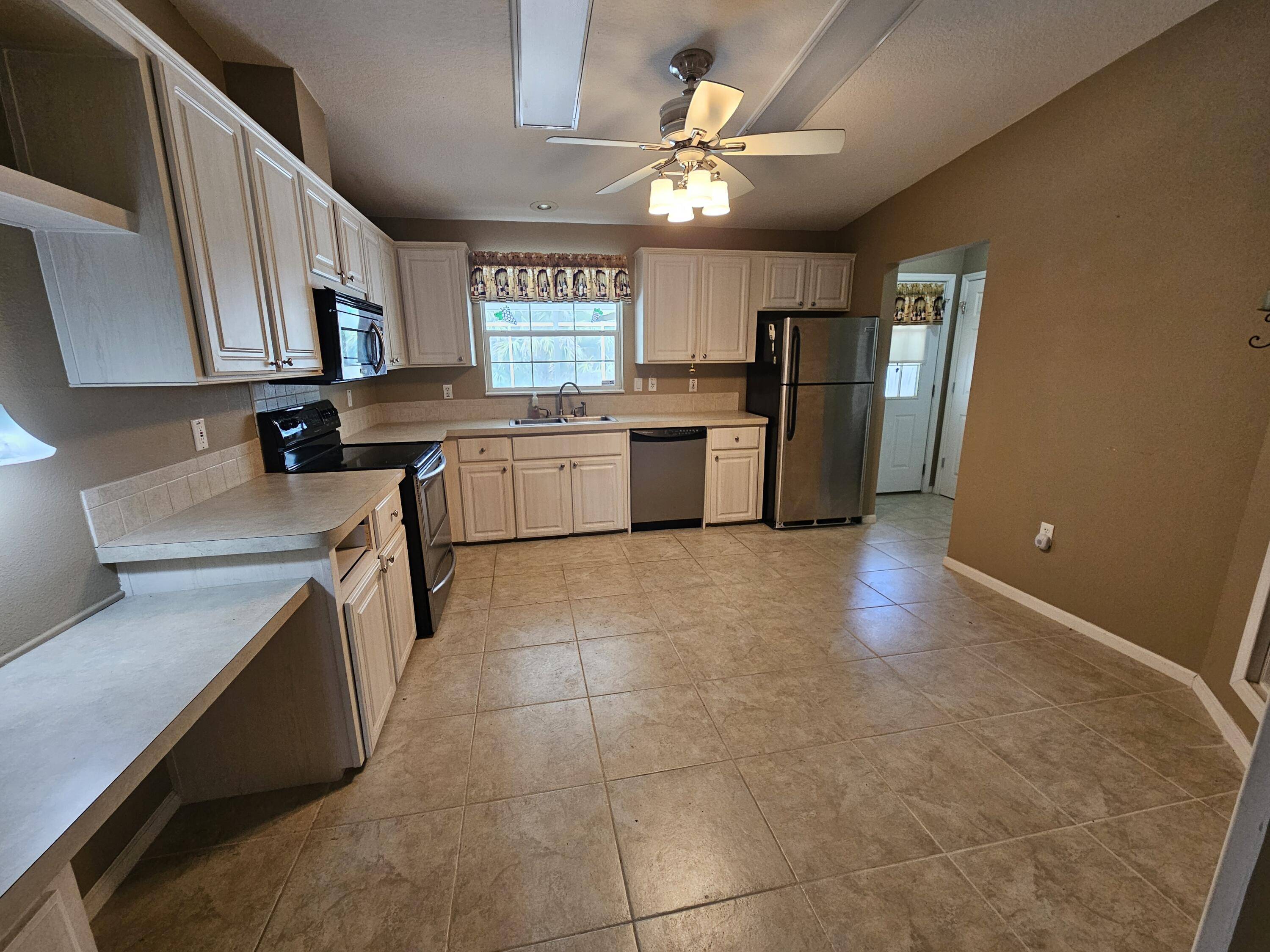 Port Saint Lucie, FL 34953,3817 SW Cheribon ST