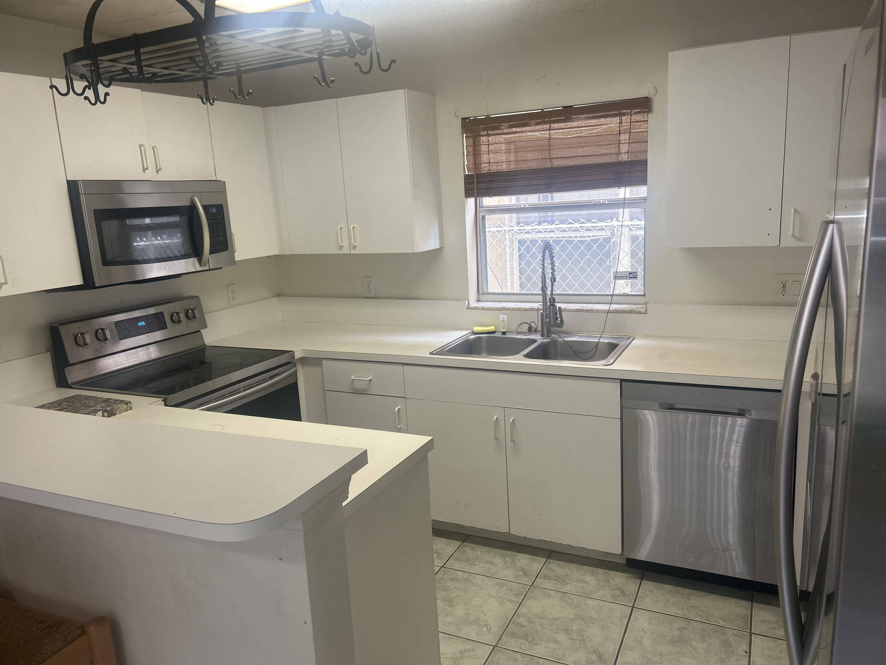 Lake Worth Beach, FL 33460,522 S E ST