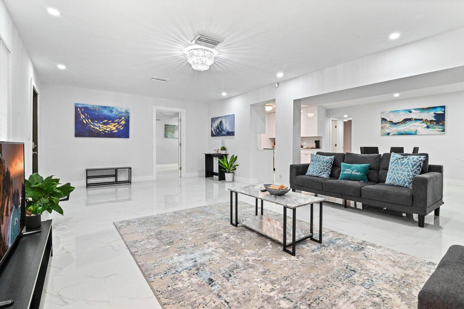 Boca Raton, FL 33487,255 Glouchester ST