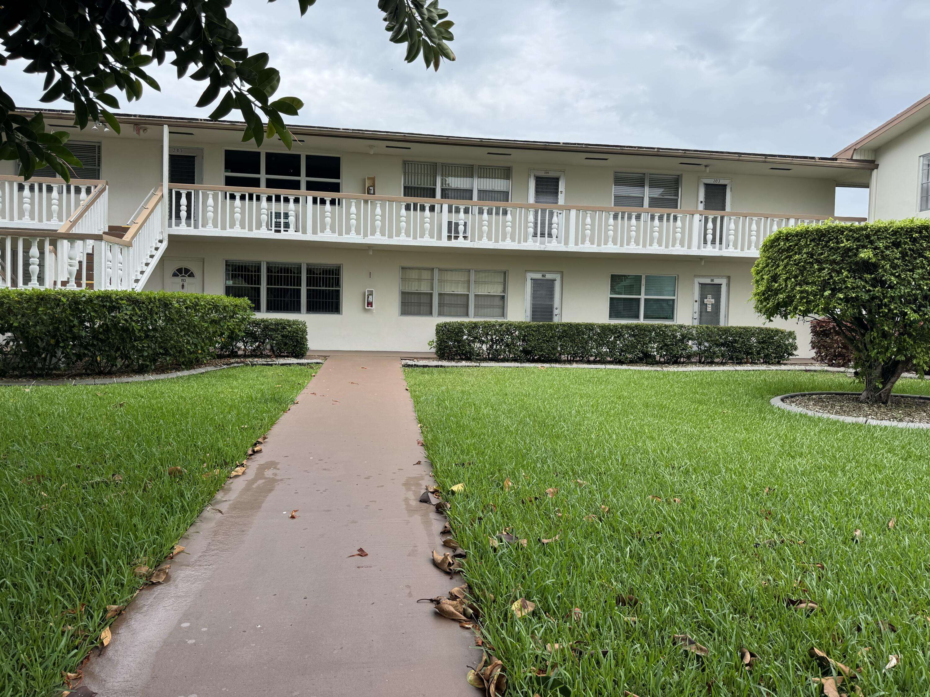 West Palm Beach, FL 33417,203 S Windsor I 203