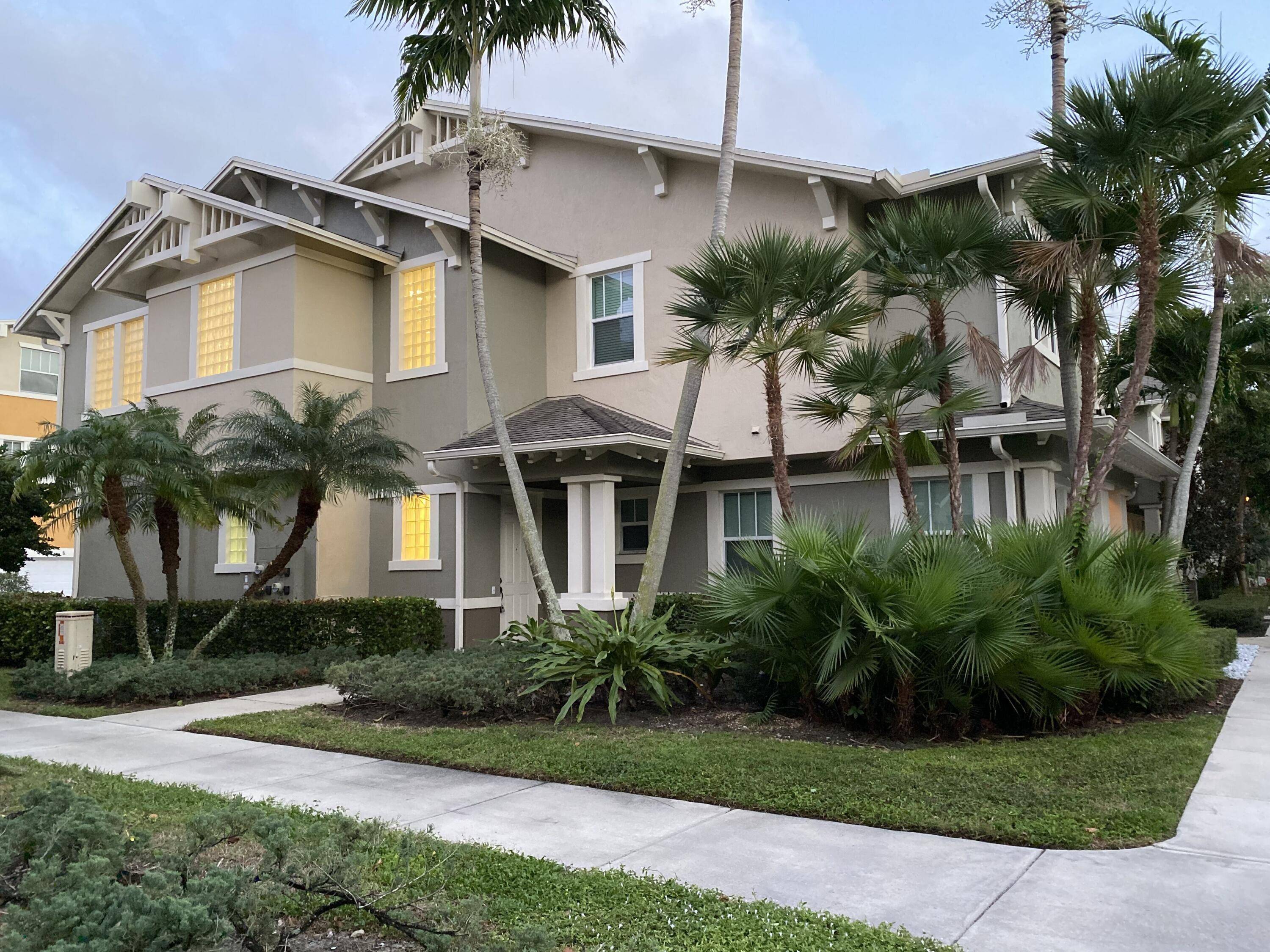West Palm Beach, FL 33401,939 Millbrae CT 1