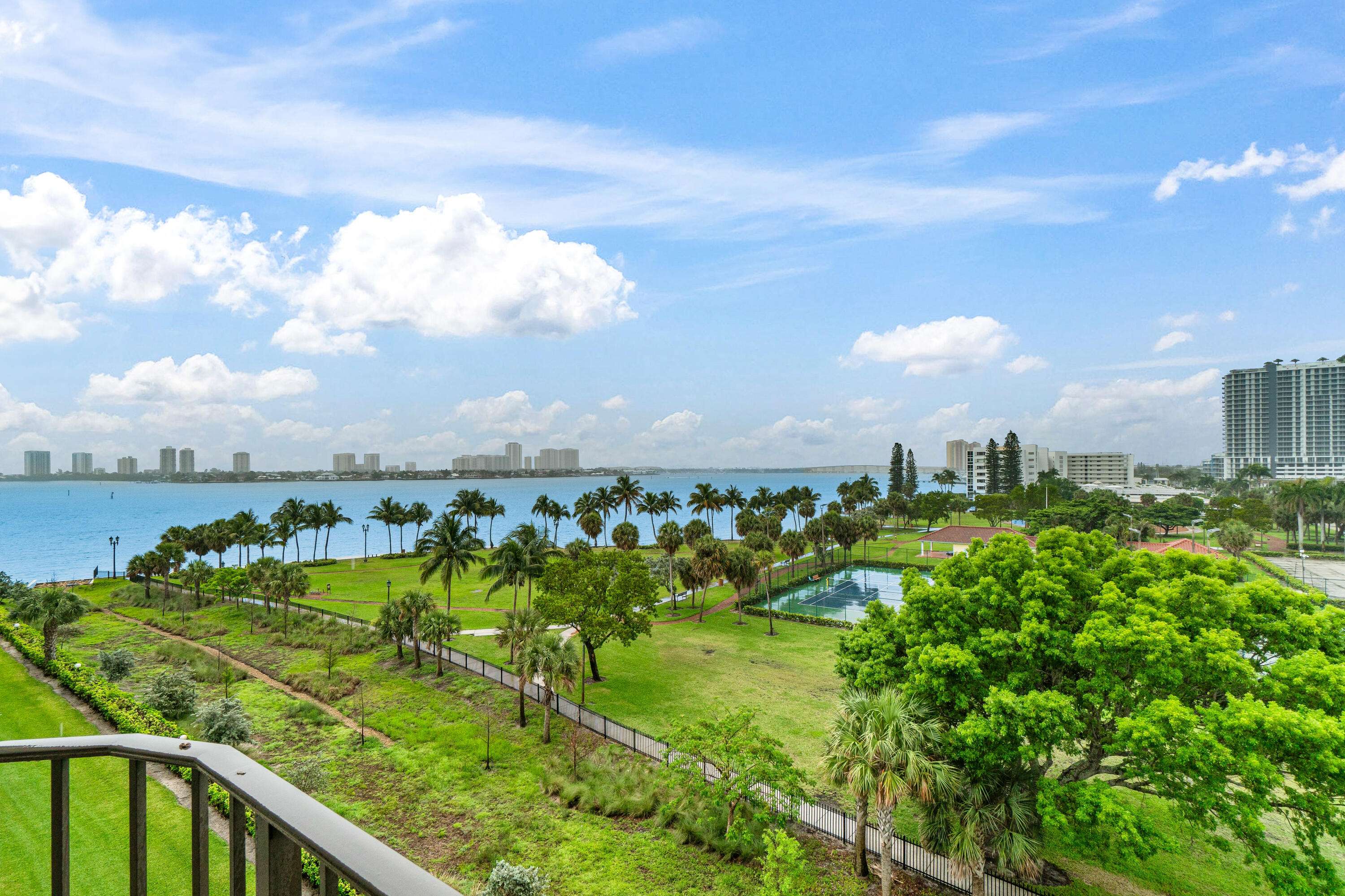 Lake Park, FL 33403,801 Lake Shore DR 619