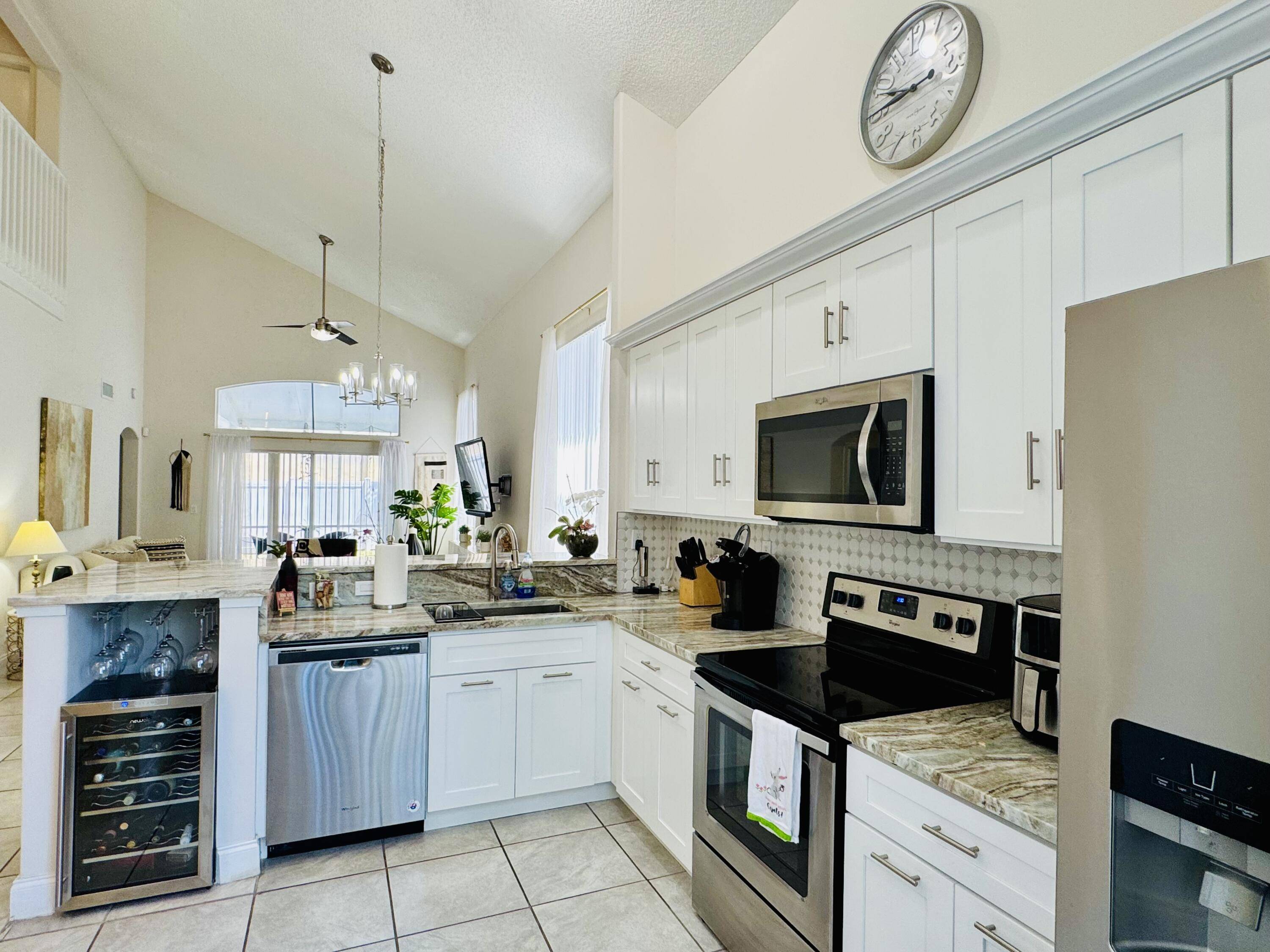 Lake Worth, FL 33463,6752 SE Green Island CIR