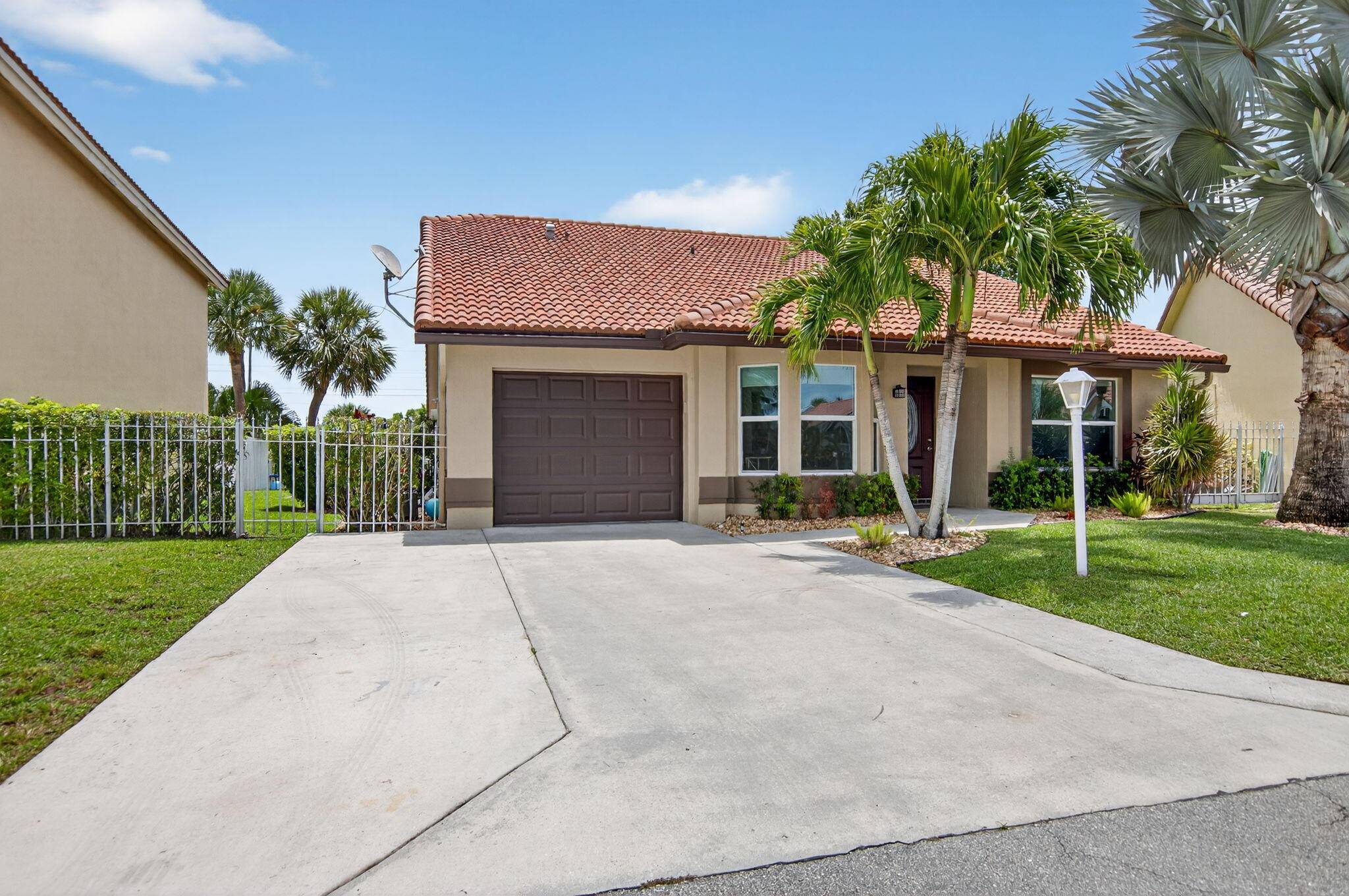 Boca Raton, FL 33498,11080 Lakeaire CIR