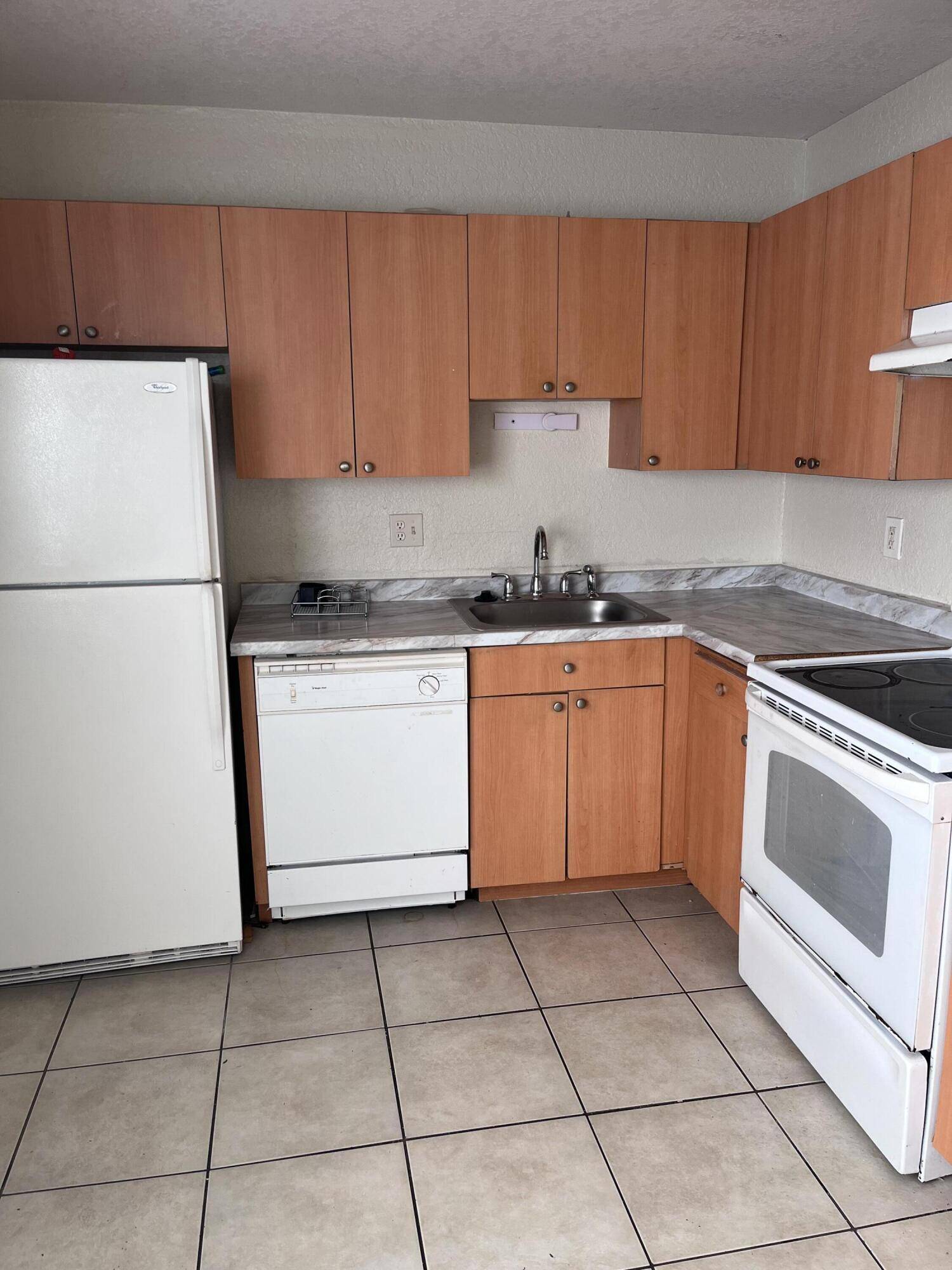 Plantation, FL 33317,801 NW 46th AVE 801