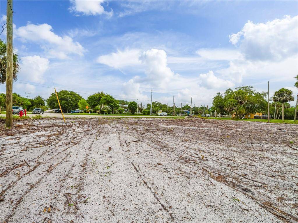 Vero Beach, FL 32962,445 Old Dixie HWY