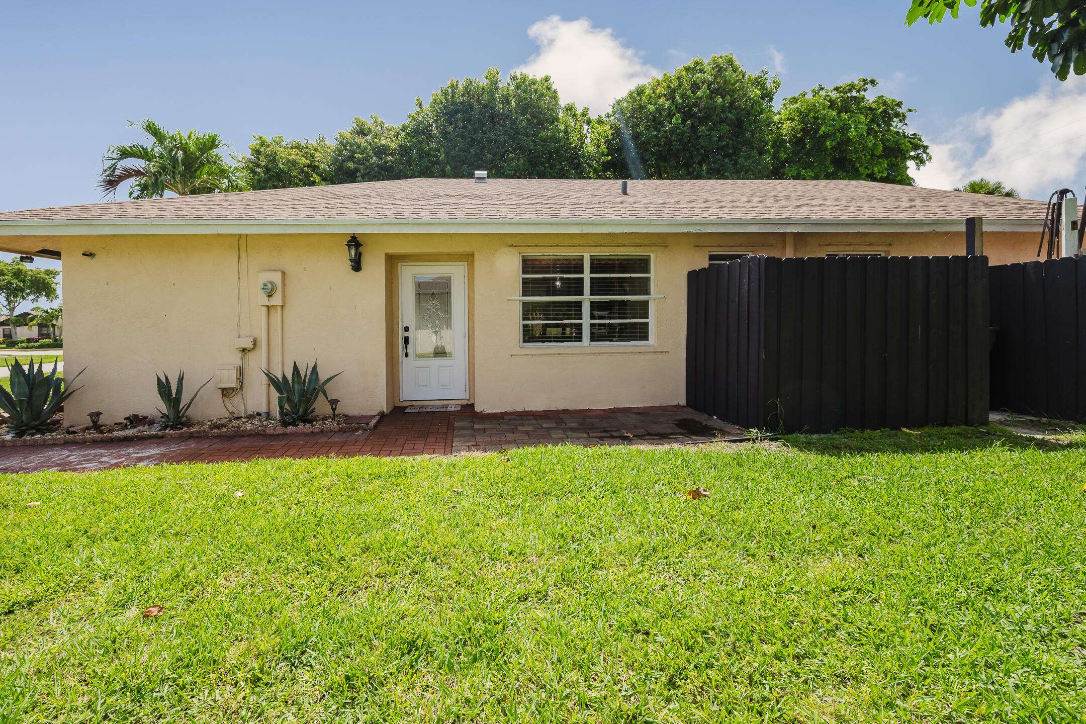 West Palm Beach, FL 33415,5402 Bonky CT 102b