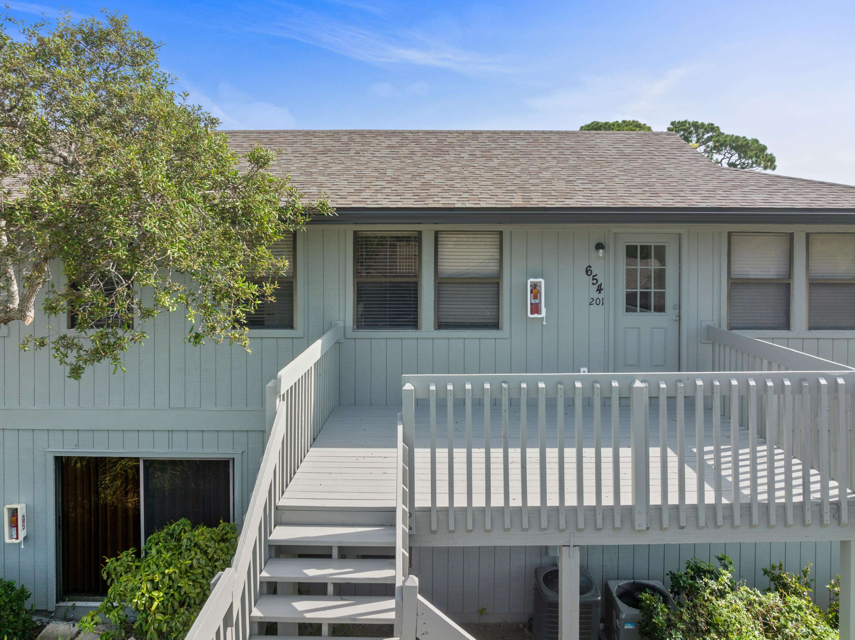 Vero Beach, FL 32962,654 SW Centre CT 201