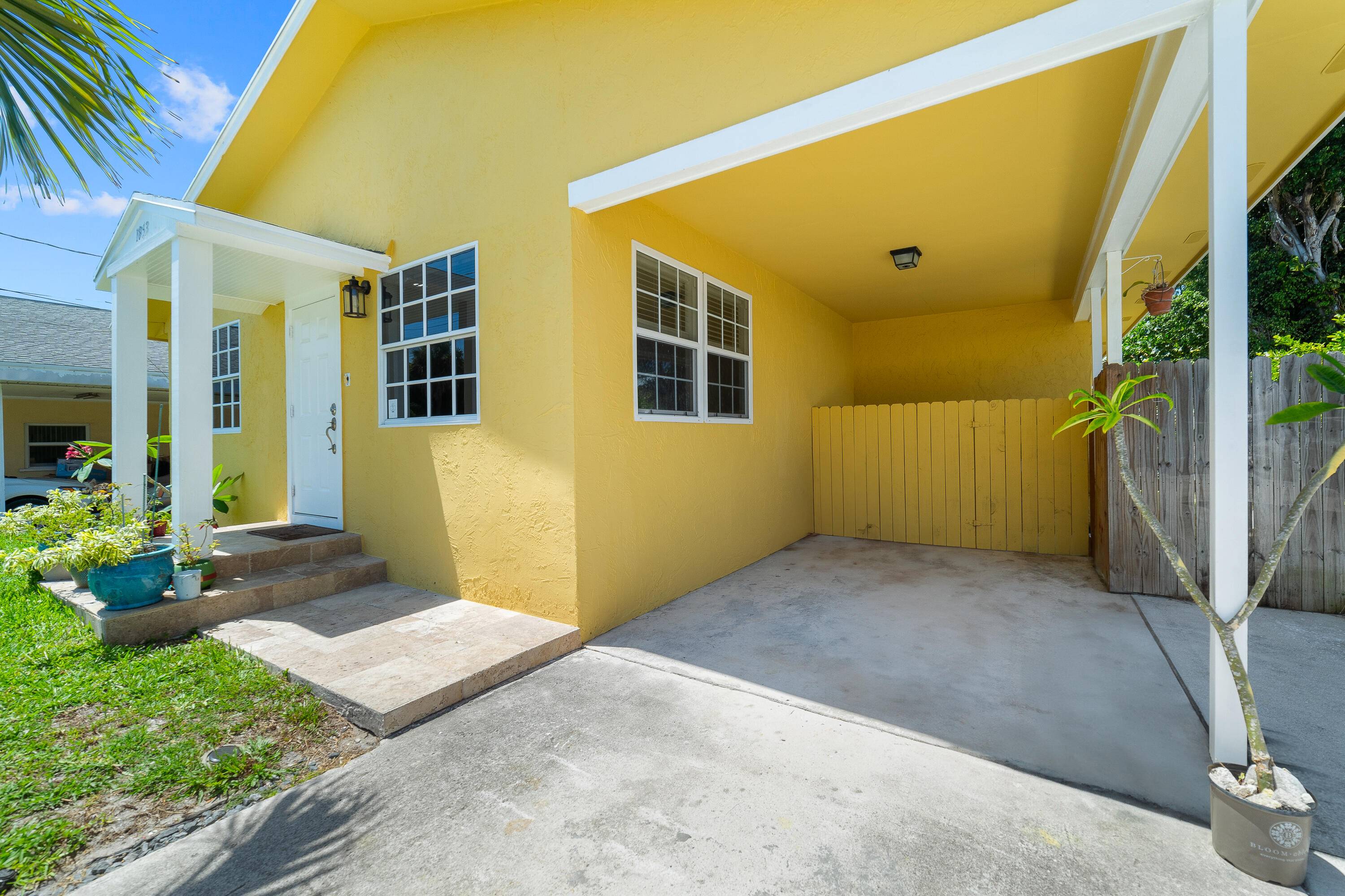 Juno Beach, FL 33408,1853 Holman DR