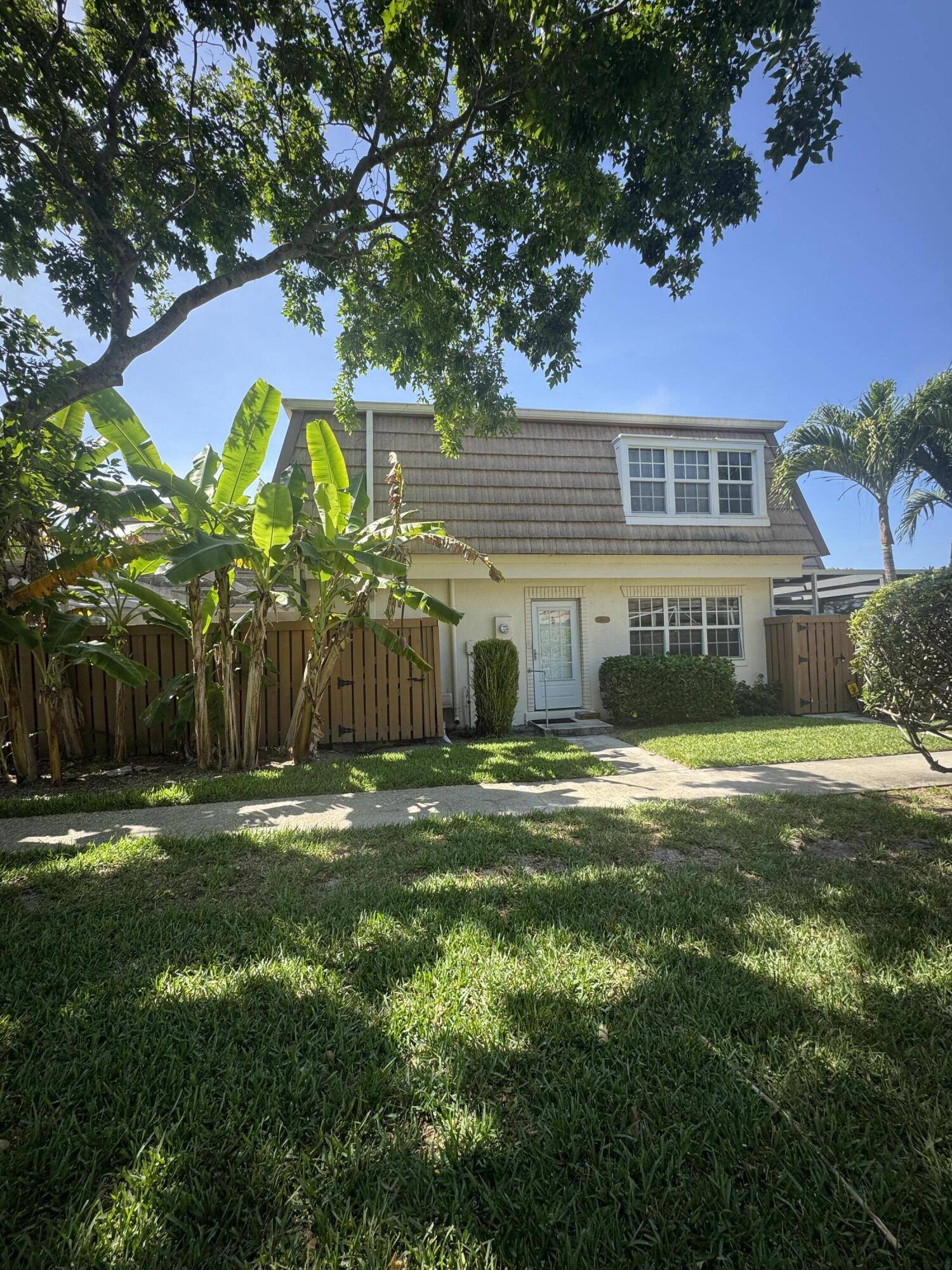 Palm Beach Gardens, FL 33410,4348 Hazel AVE B