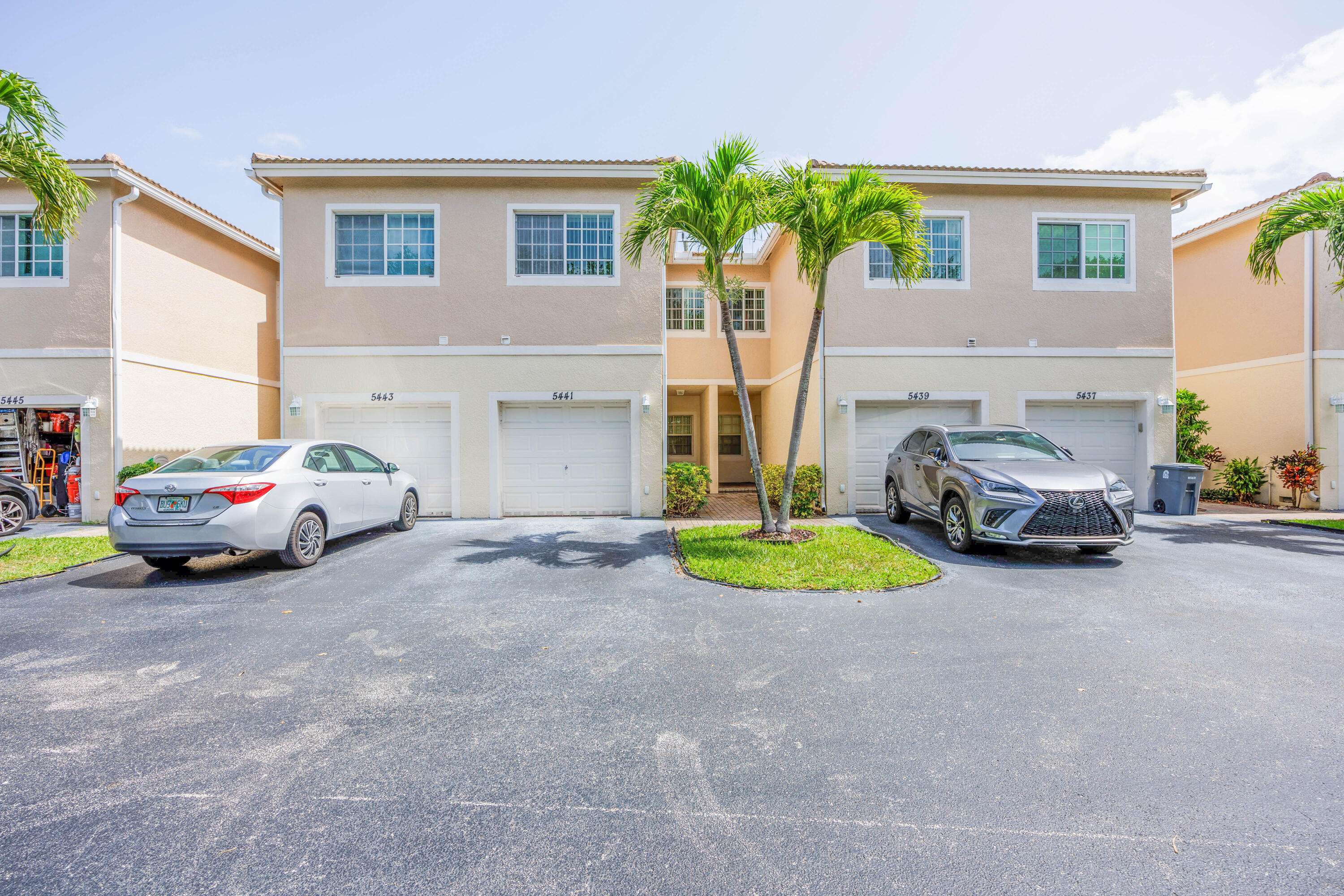 Delray Beach, FL 33484,5441 Via Delray 17
