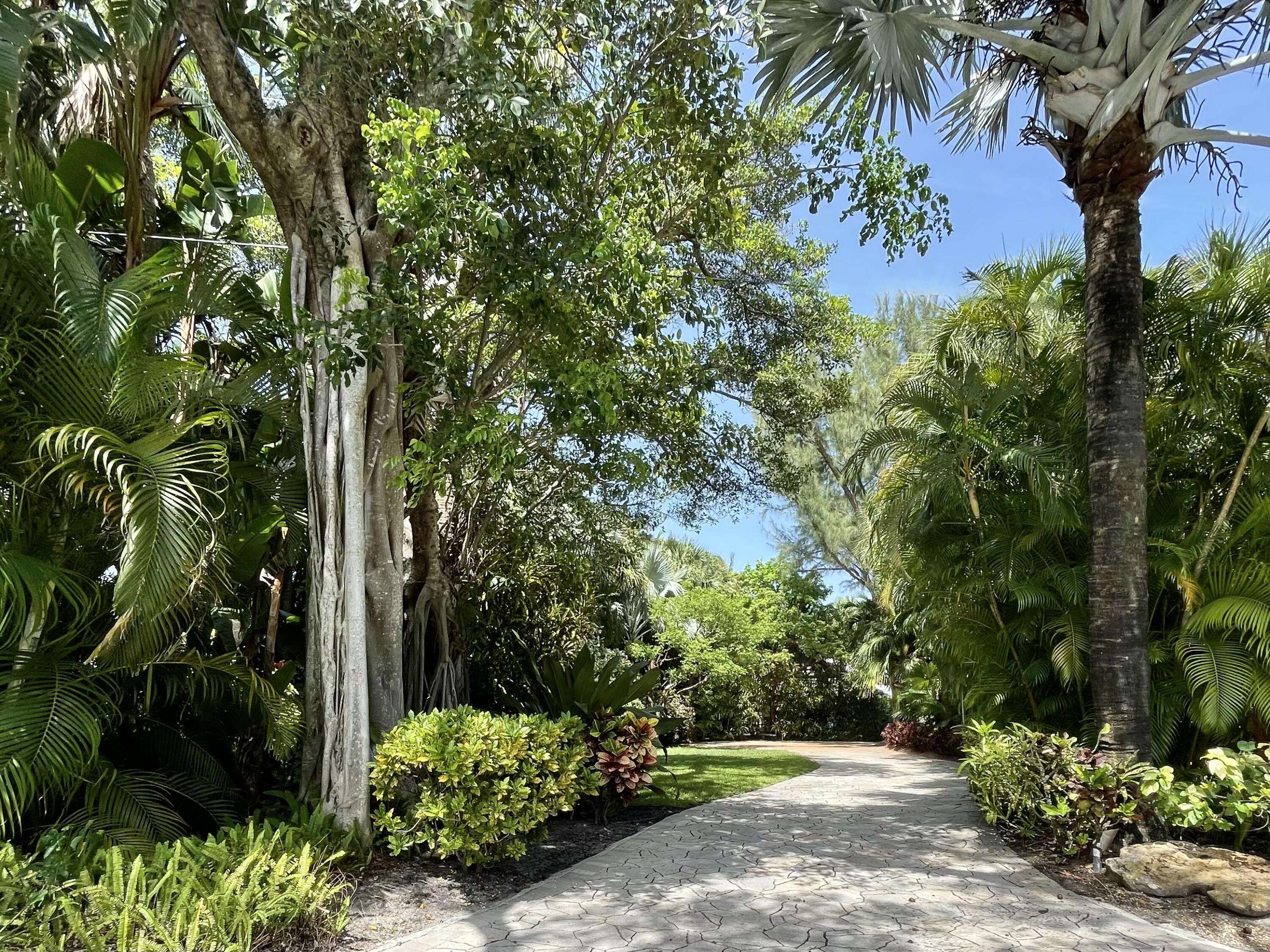 Lantana, FL 33462,216 SE Atlantic DR