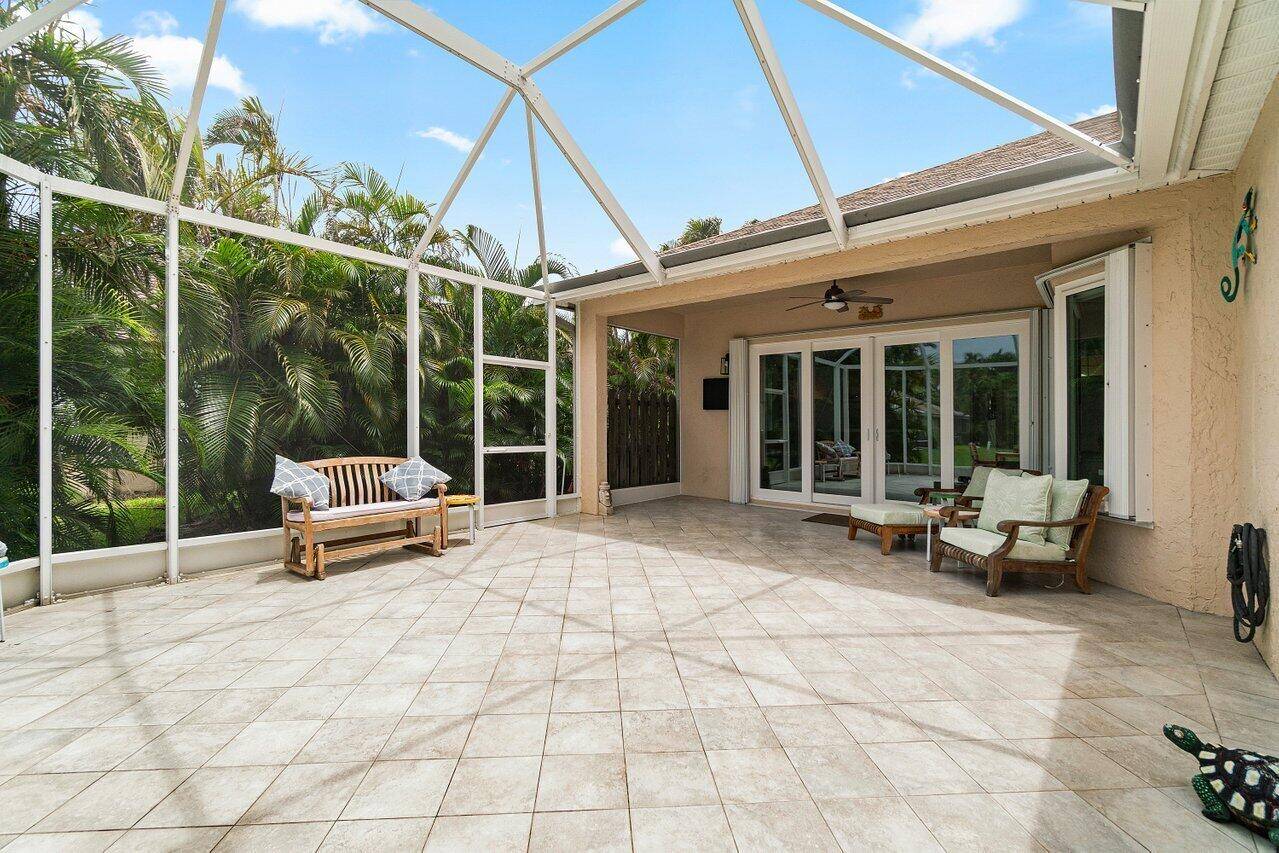 Hypoluxo, FL 33462,137 N Lakeshore DR