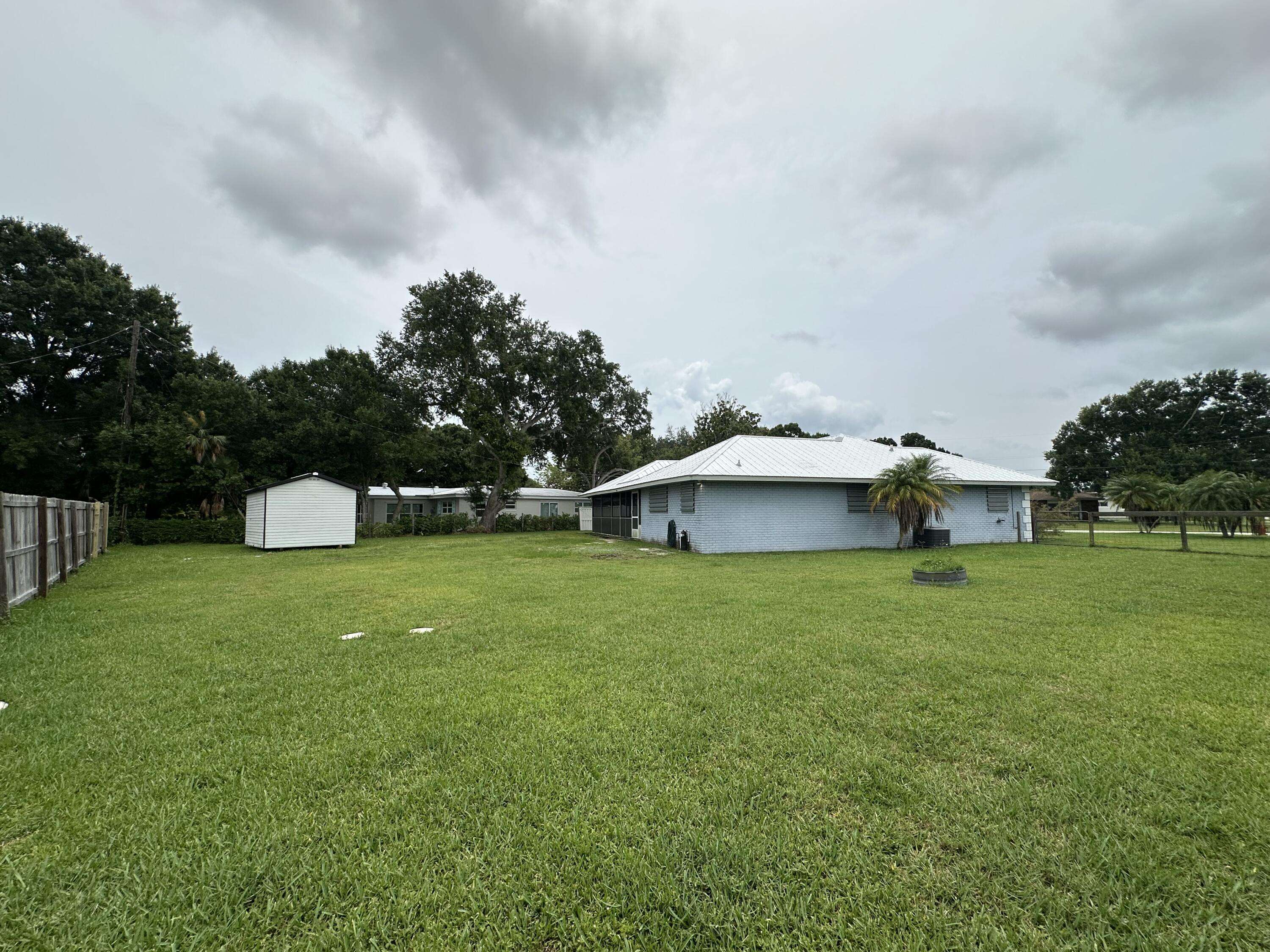 Vero Beach, FL 32962,404 SE 21st ST