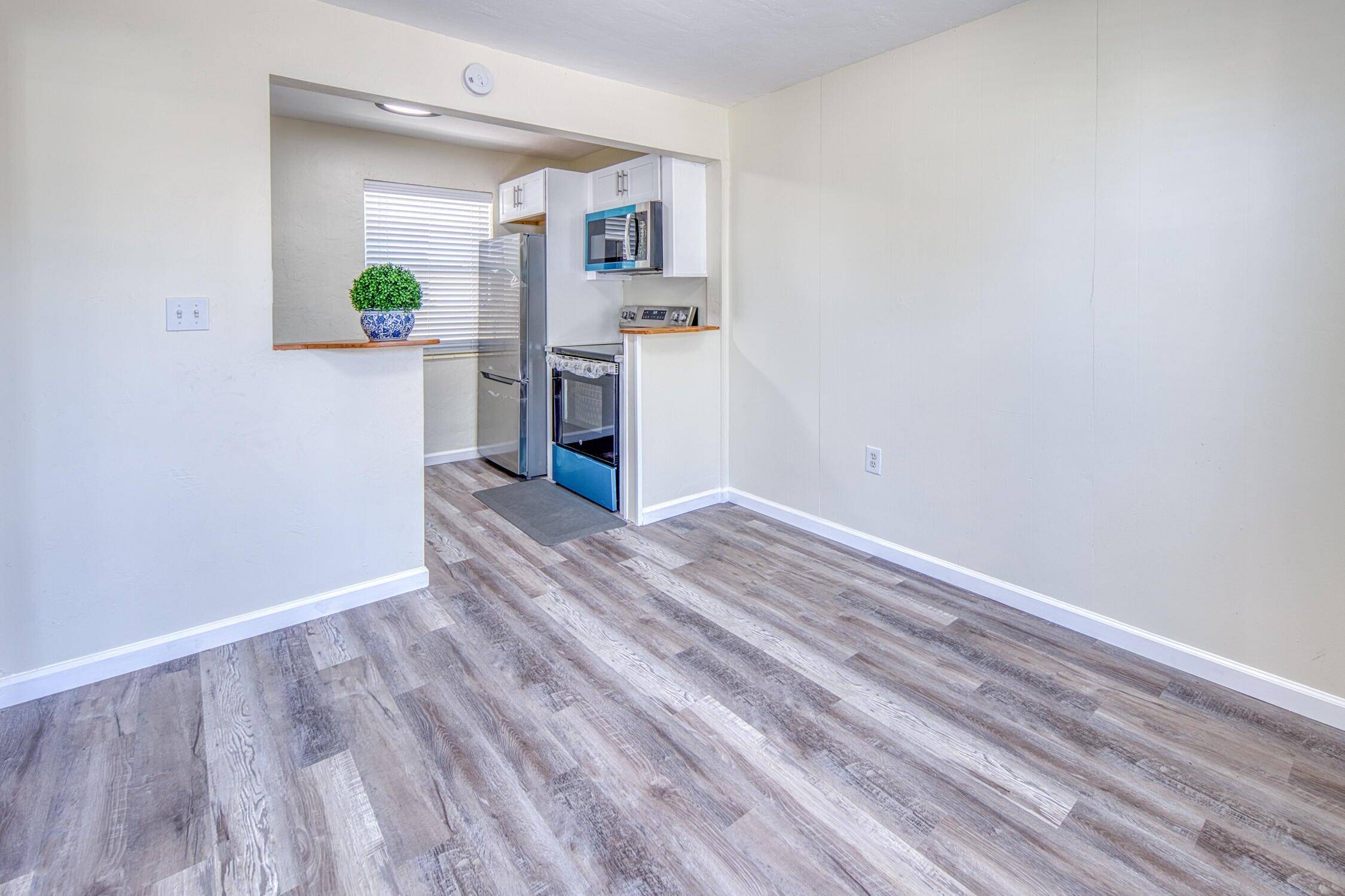Lake Worth Beach, FL 33460,219 N E ST 1