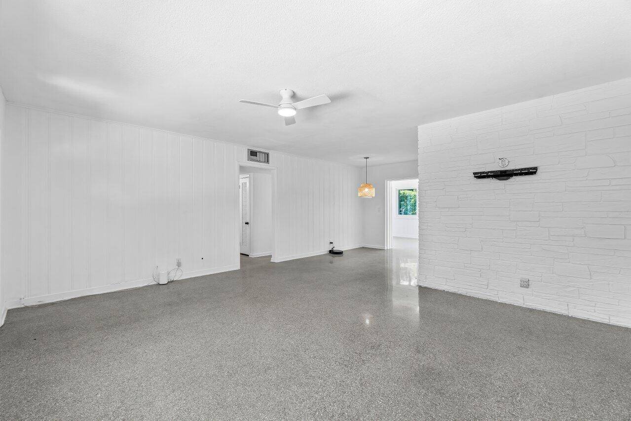 Lantana, FL 33462,809 S Atlantic DR