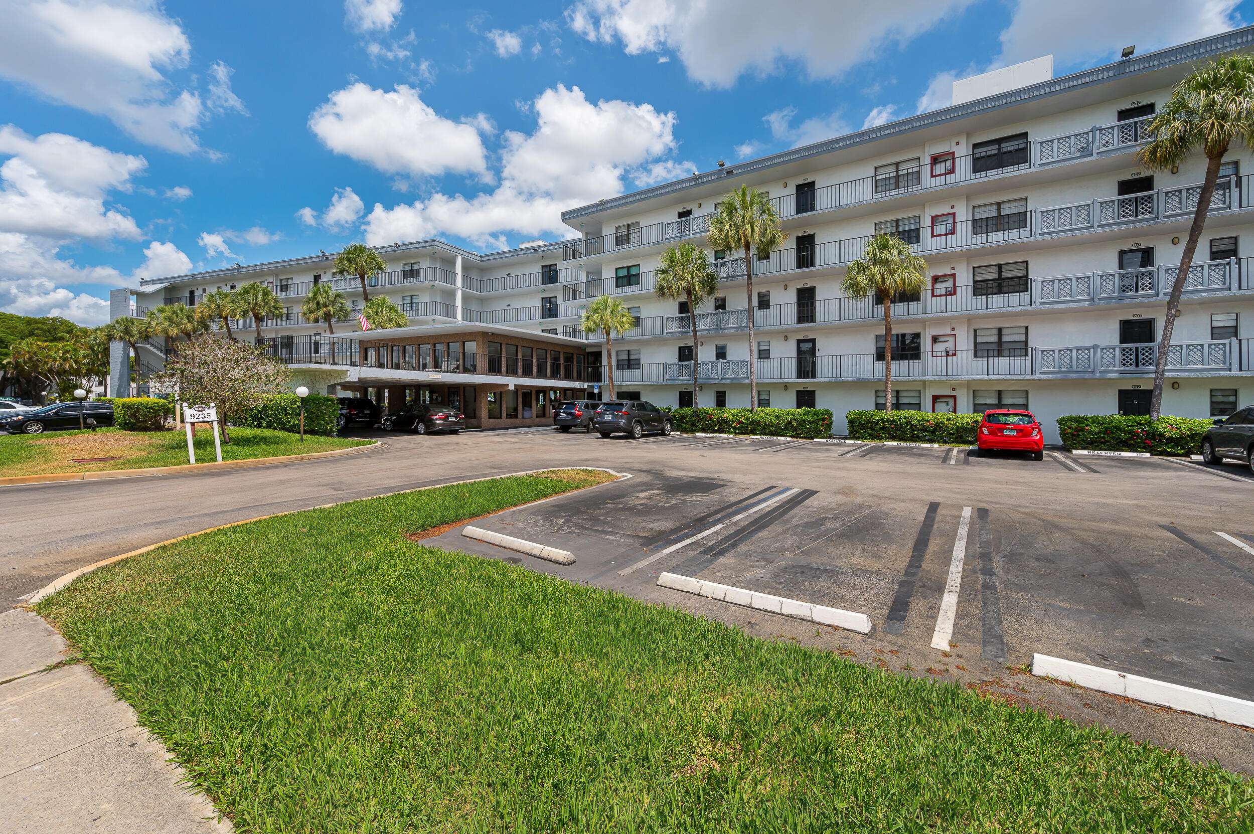 Boca Raton, FL 33428,9235 SW 8th ST 405