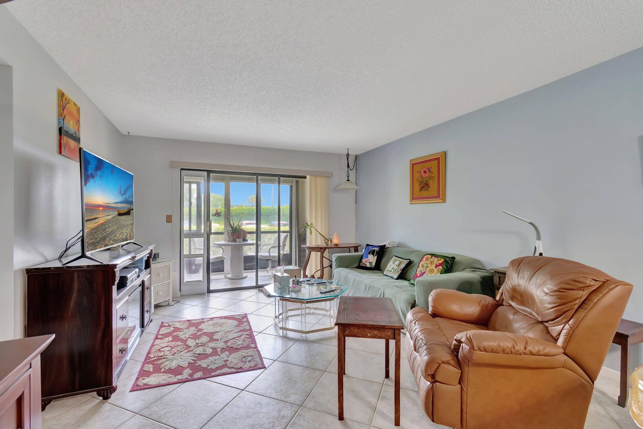 Delray Beach, FL 33484,15401 Pembridge AVE 9