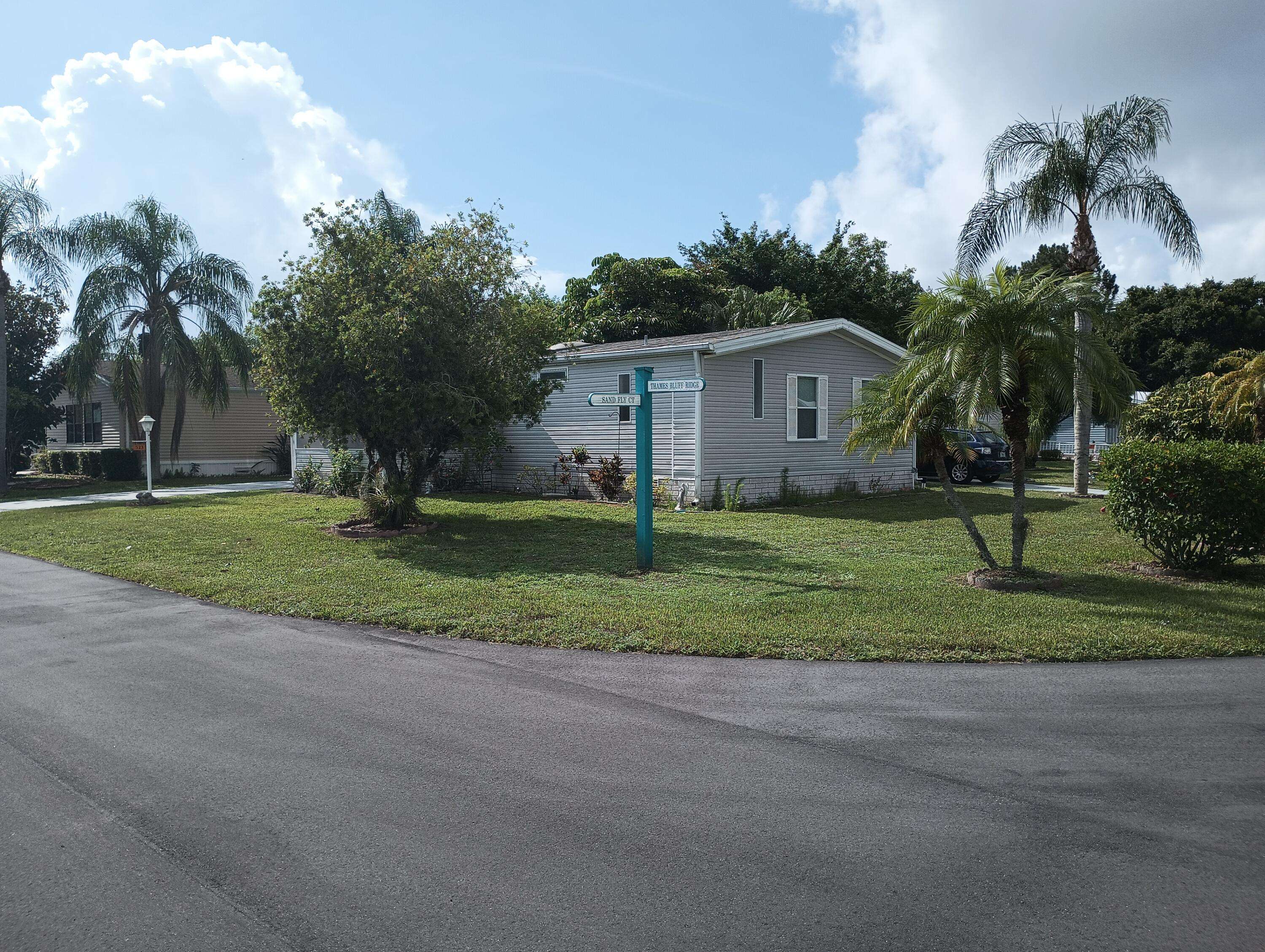 Fort Pierce, FL 34982,523 Thames Bluff RDG