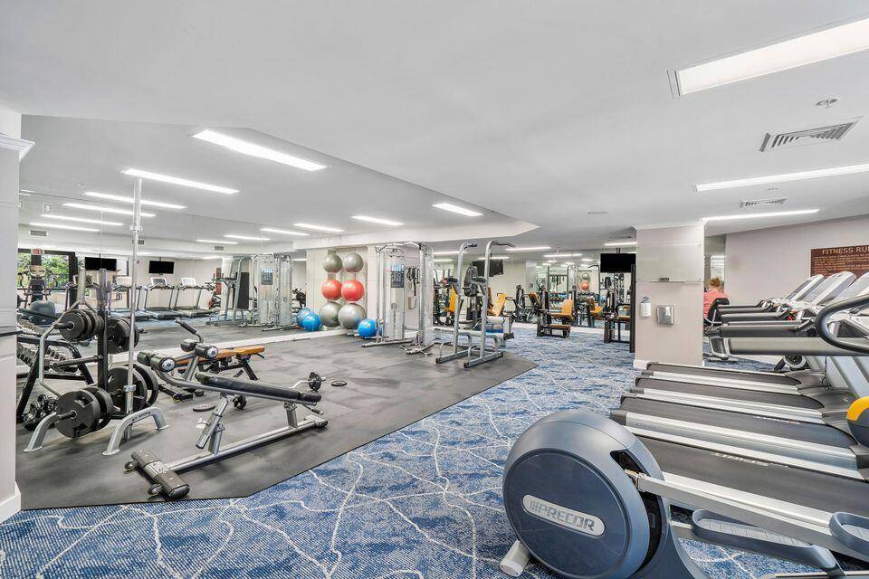 West Palm Beach, FL 33401,801 S Olive AVE 821