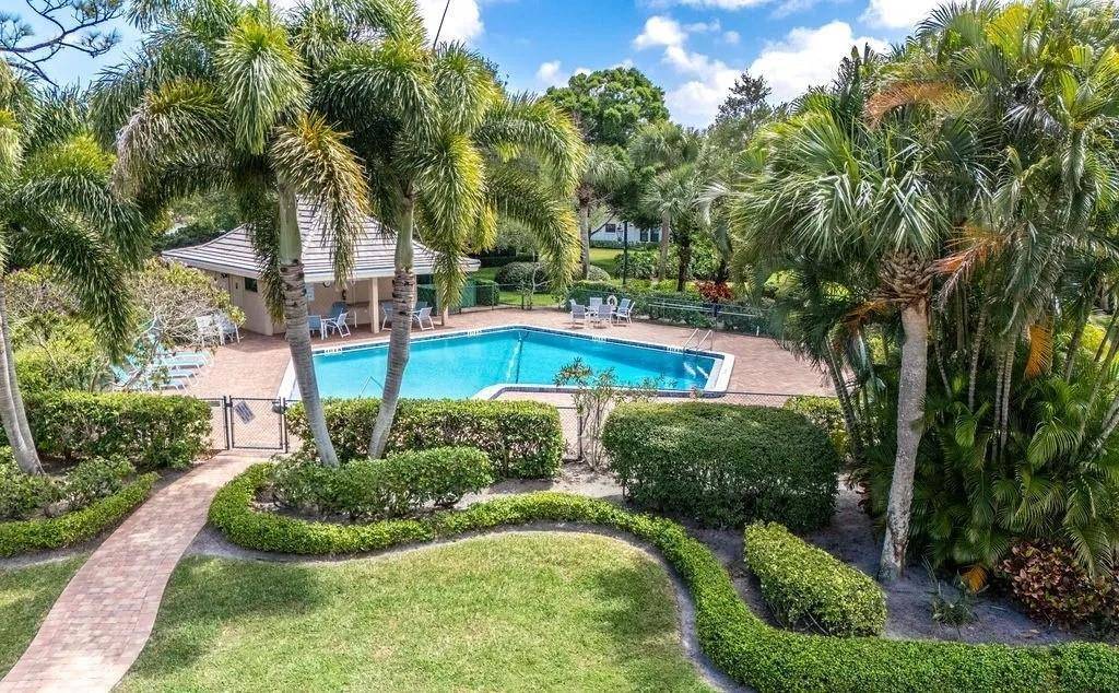 Vero Beach, FL 32967,102 Prestwick CIR