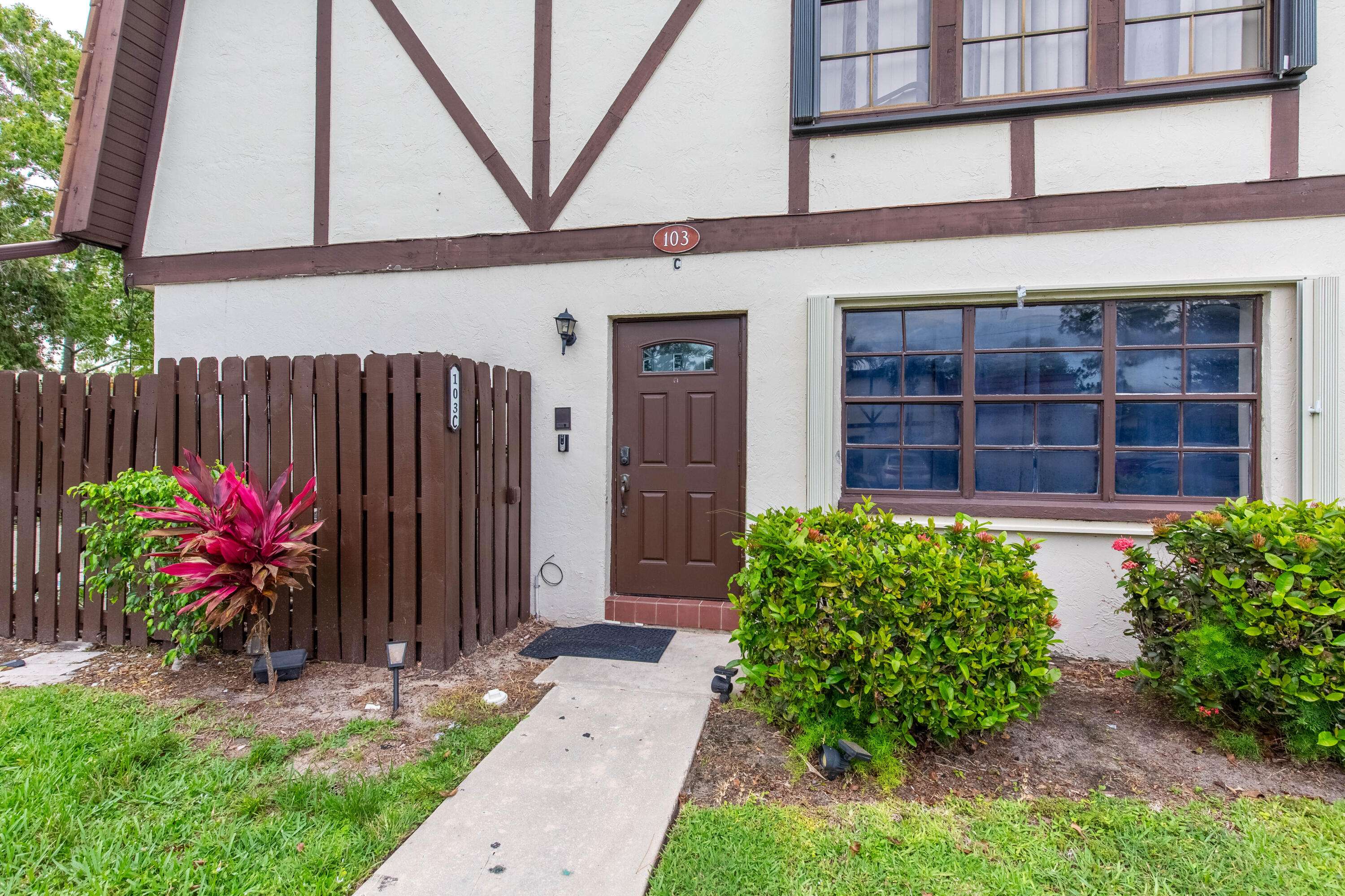 Royal Palm Beach, FL 33411,103 Weybridge C CIR C