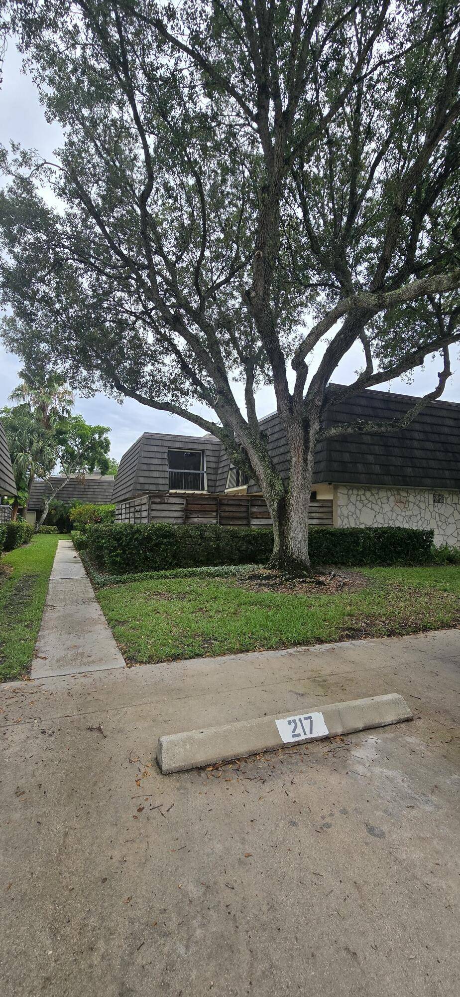 Palm Beach Gardens, FL 33418,217 2nd TER