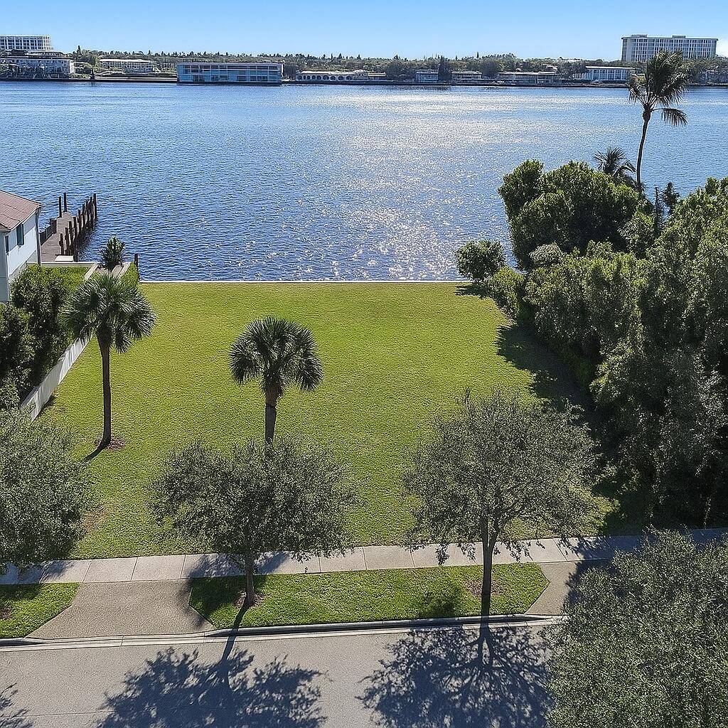 Lake Worth Beach, FL 33460,2002 Notre Dame DR