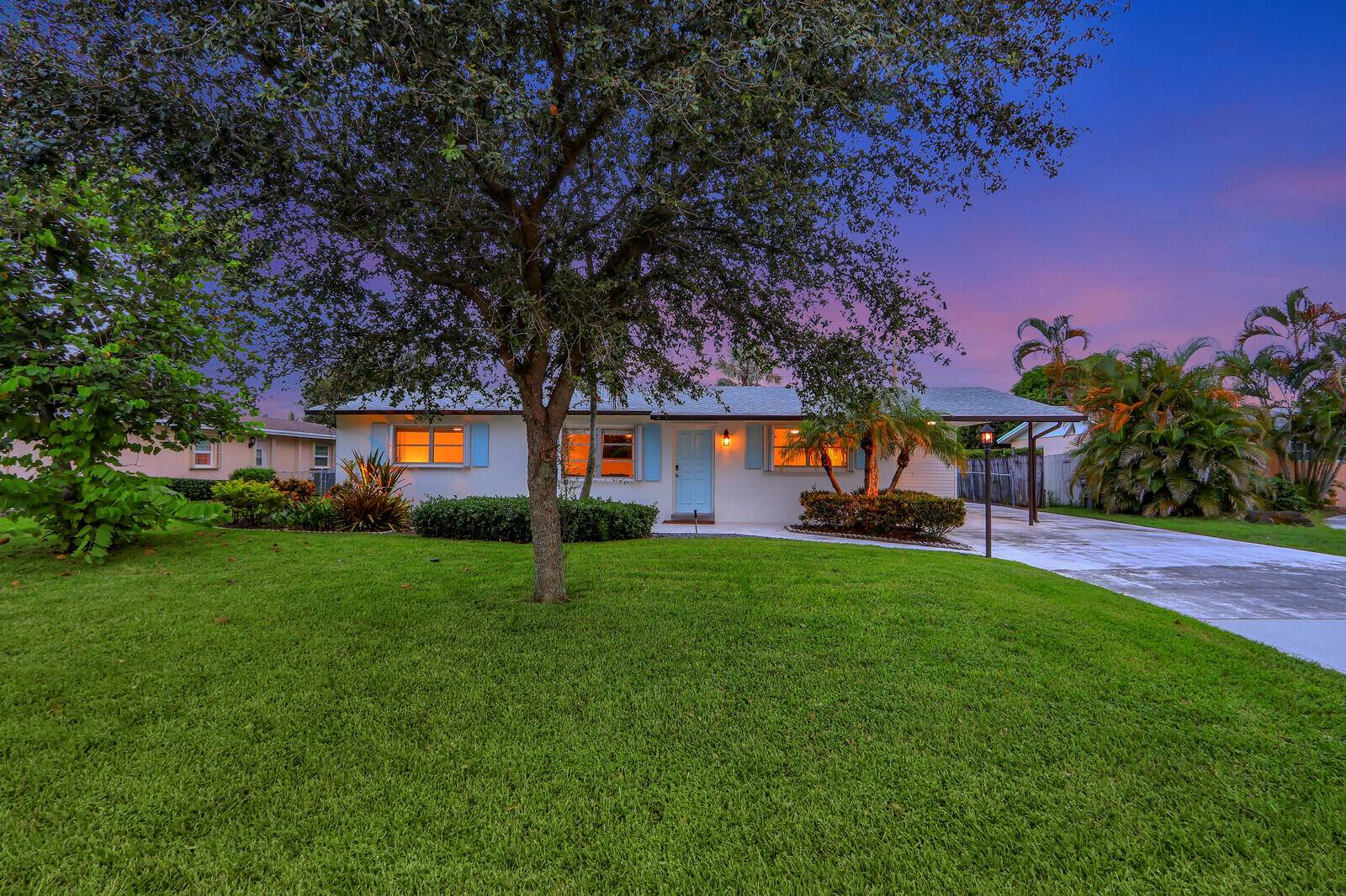 Palm Beach Gardens, FL 33410,2346 N Wallen DR