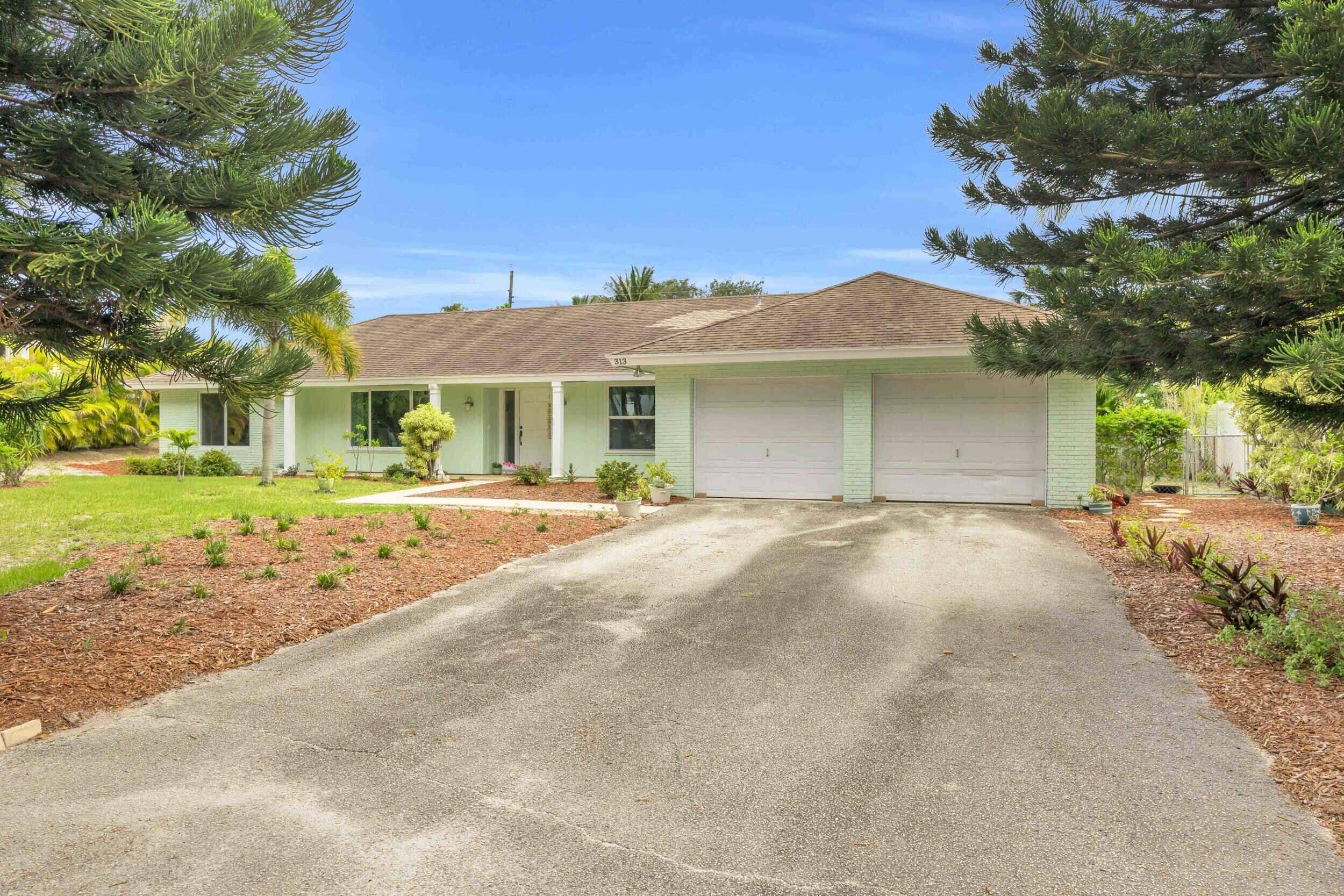 Tequesta, FL 33469,313 Country Club DR