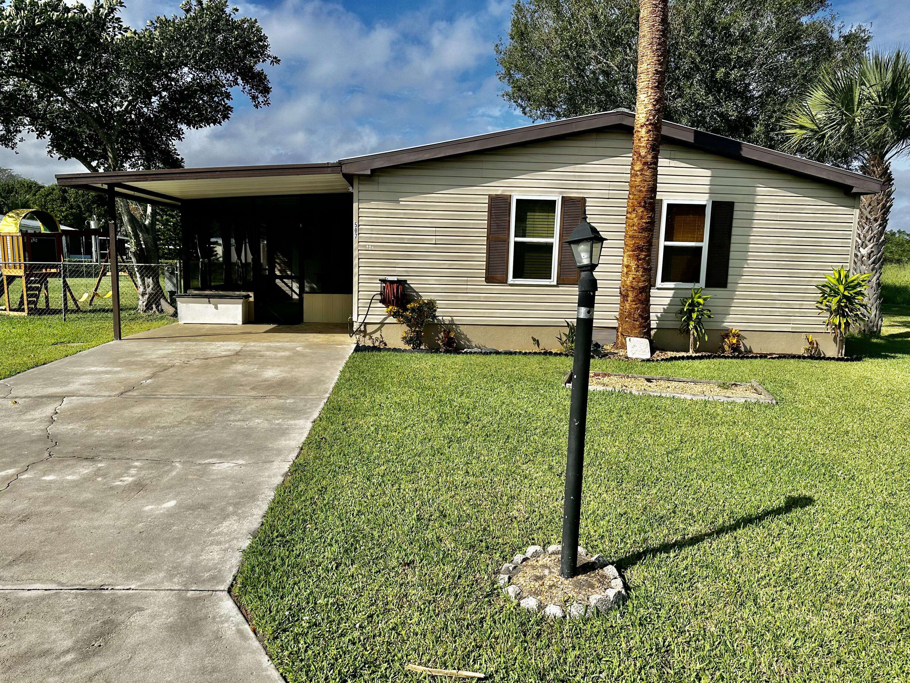 Okeechobee, FL 34972,507 NE 9th AVE