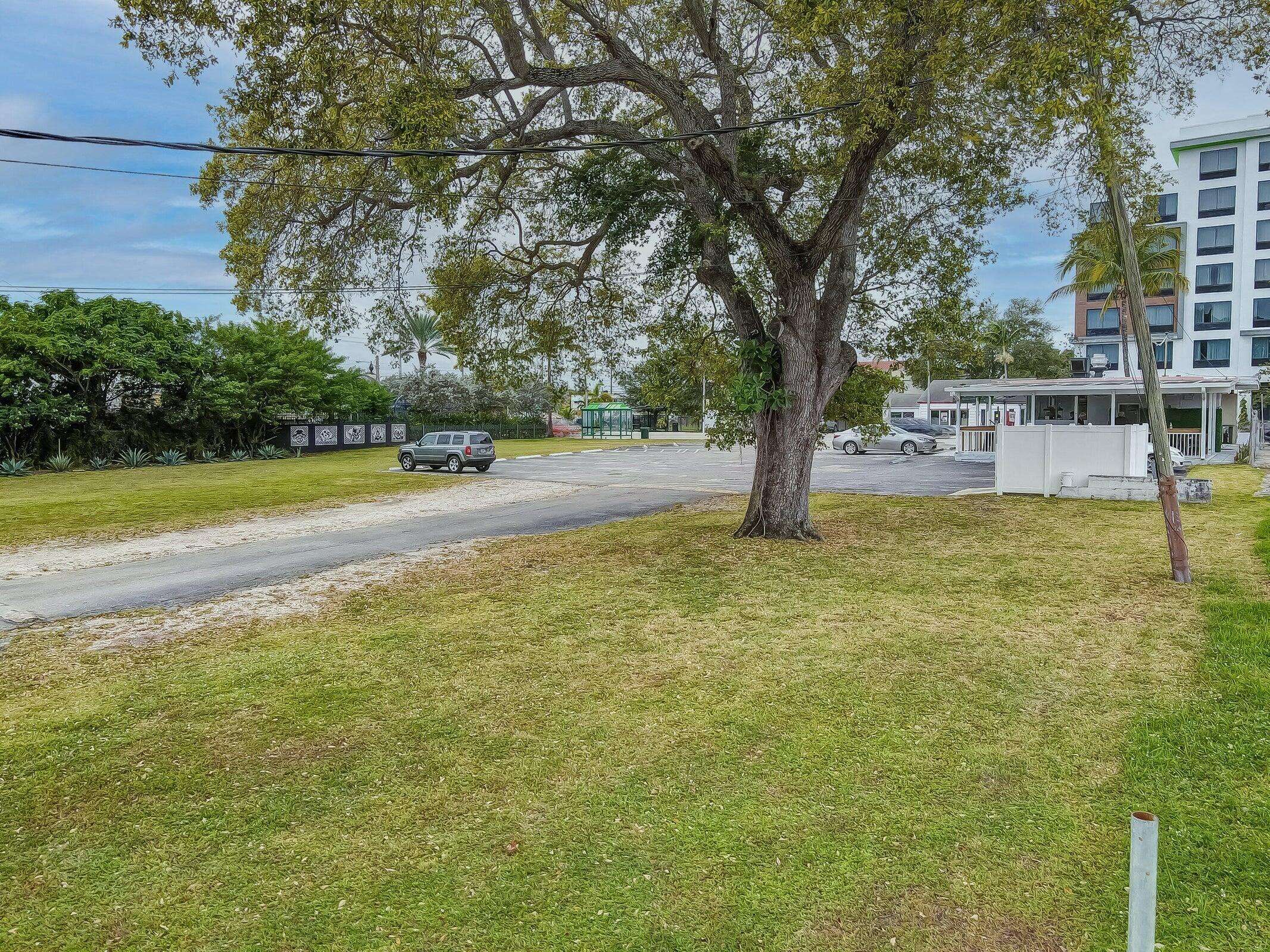 Dania Beach, FL 33004,118 N Federal HWY