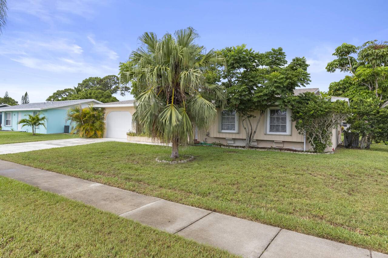 Port Saint Lucie, FL 34983,740 SW Goodrich ST