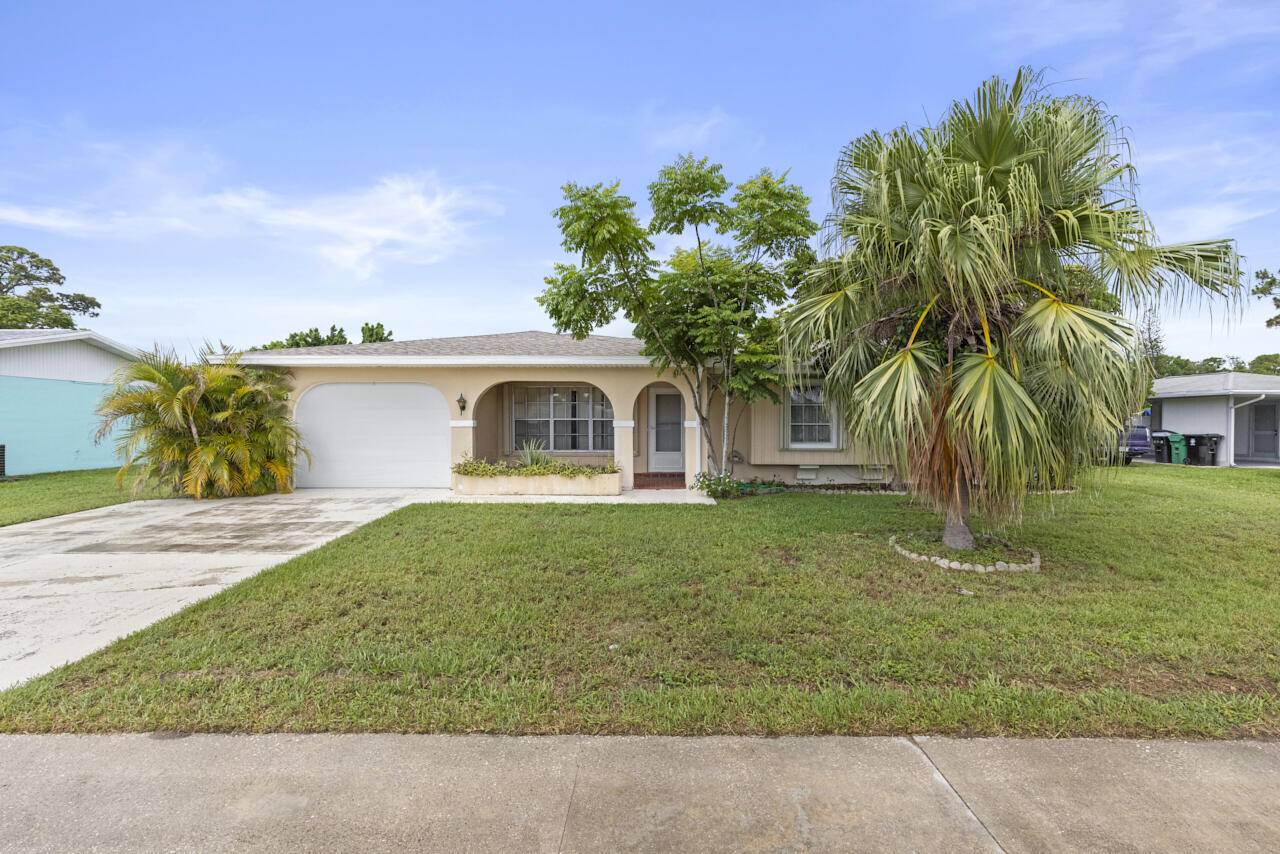 Port Saint Lucie, FL 34983,740 SW Goodrich ST