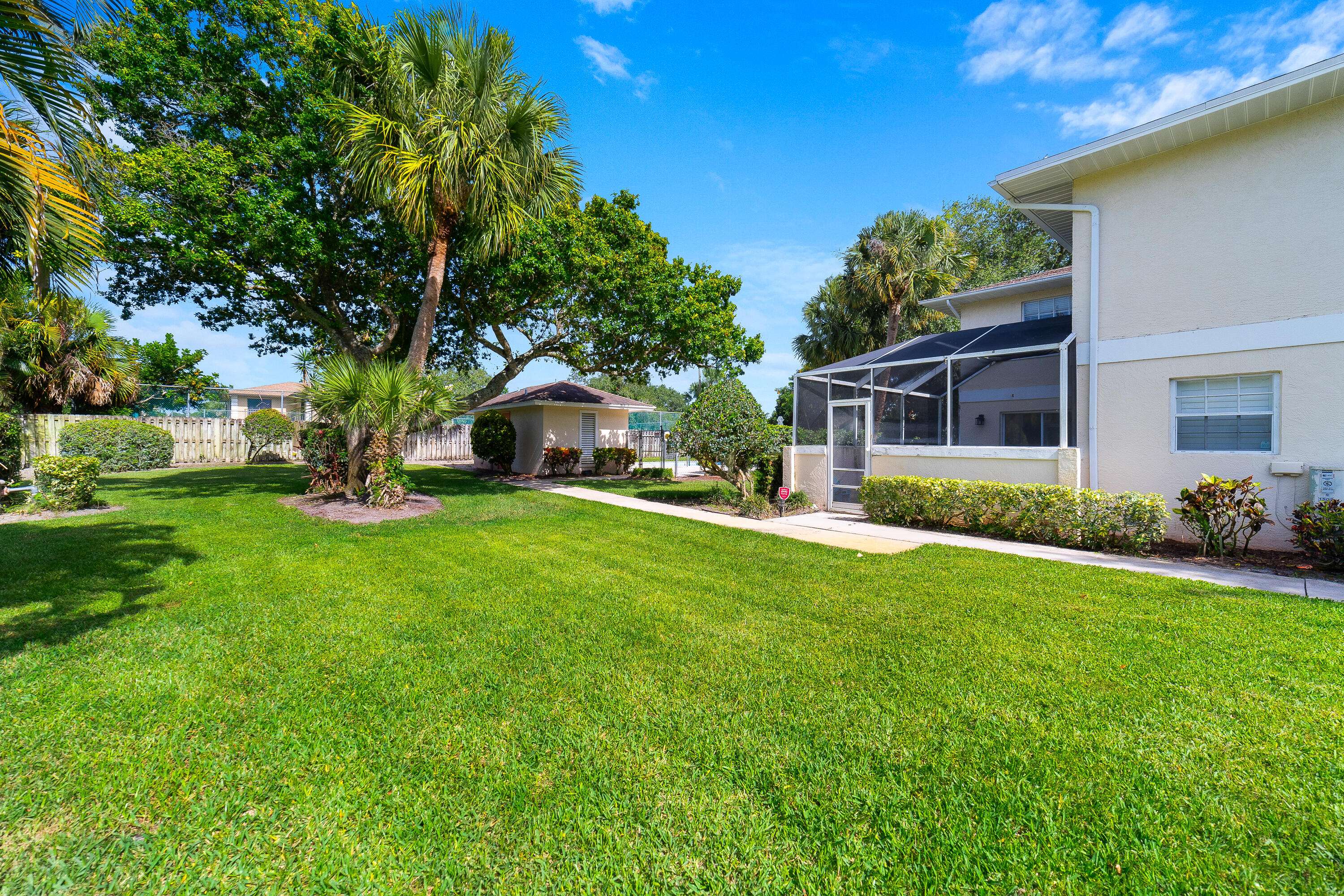 Fort Pierce, FL 34950,1506 N Lawnwood CIR