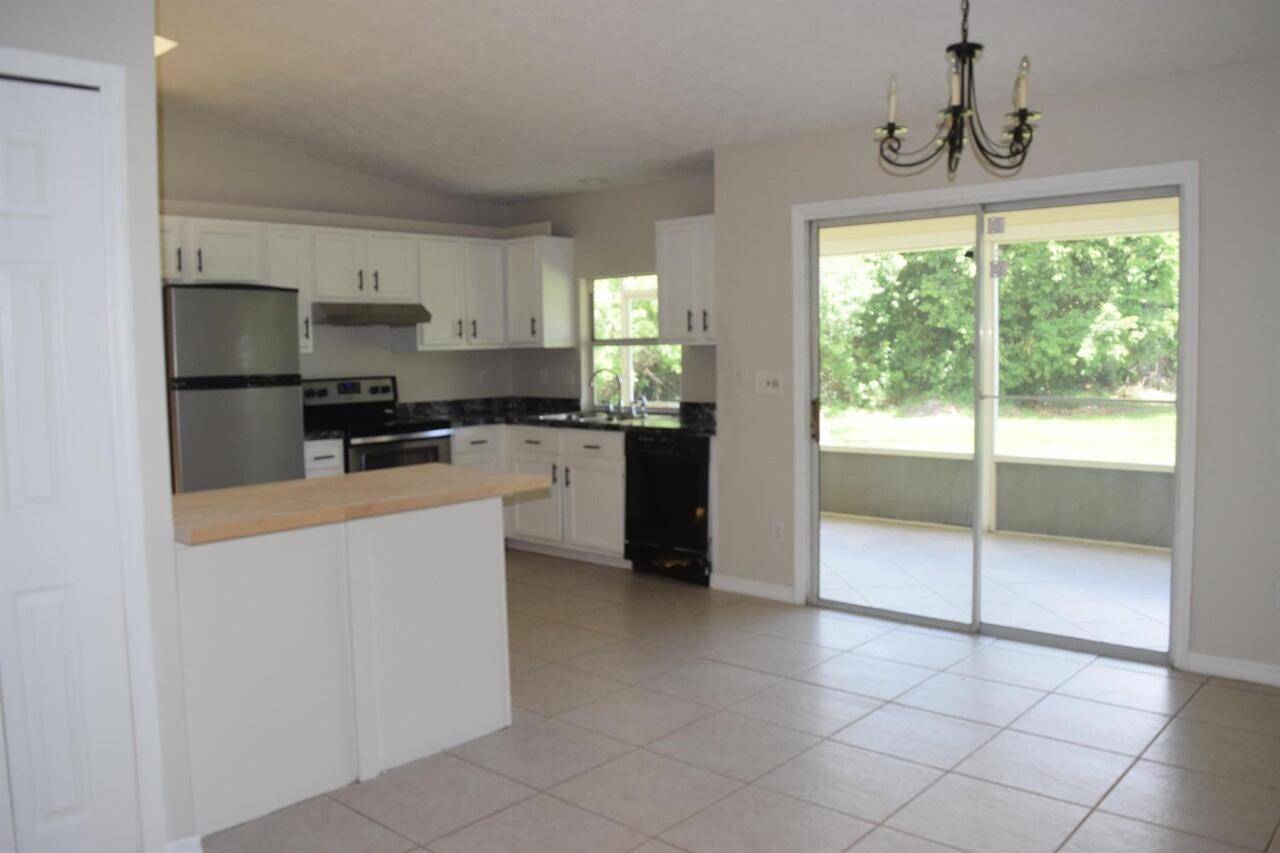 Port Saint Lucie, FL 34953,702 SW Arkansas TER