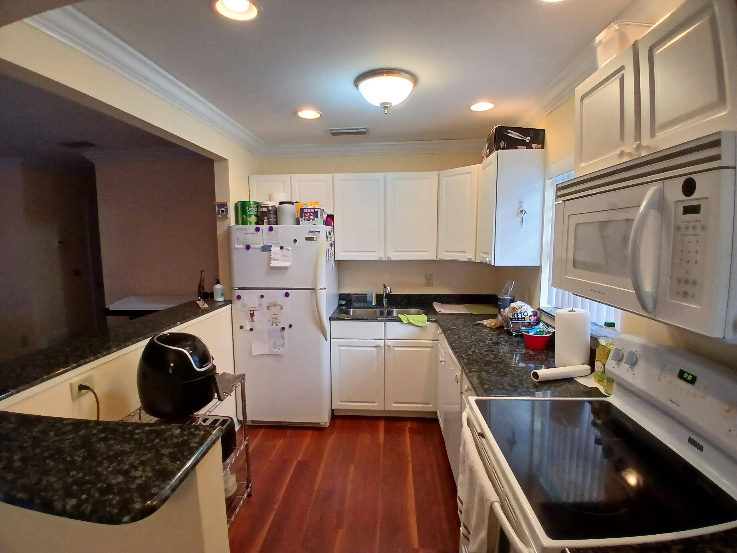 Vero Beach, FL 32962,69 Royal Oak CT 205