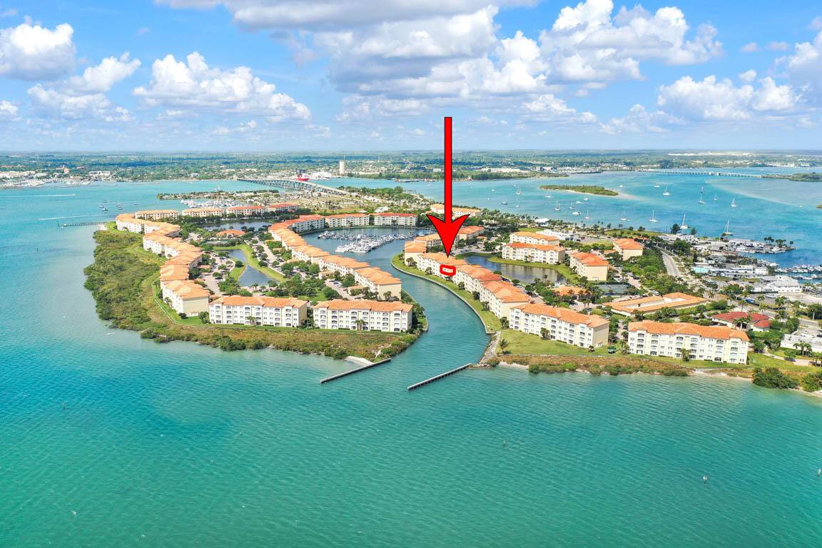 Fort Pierce, FL 34949,7 Harbour Isle DR 301