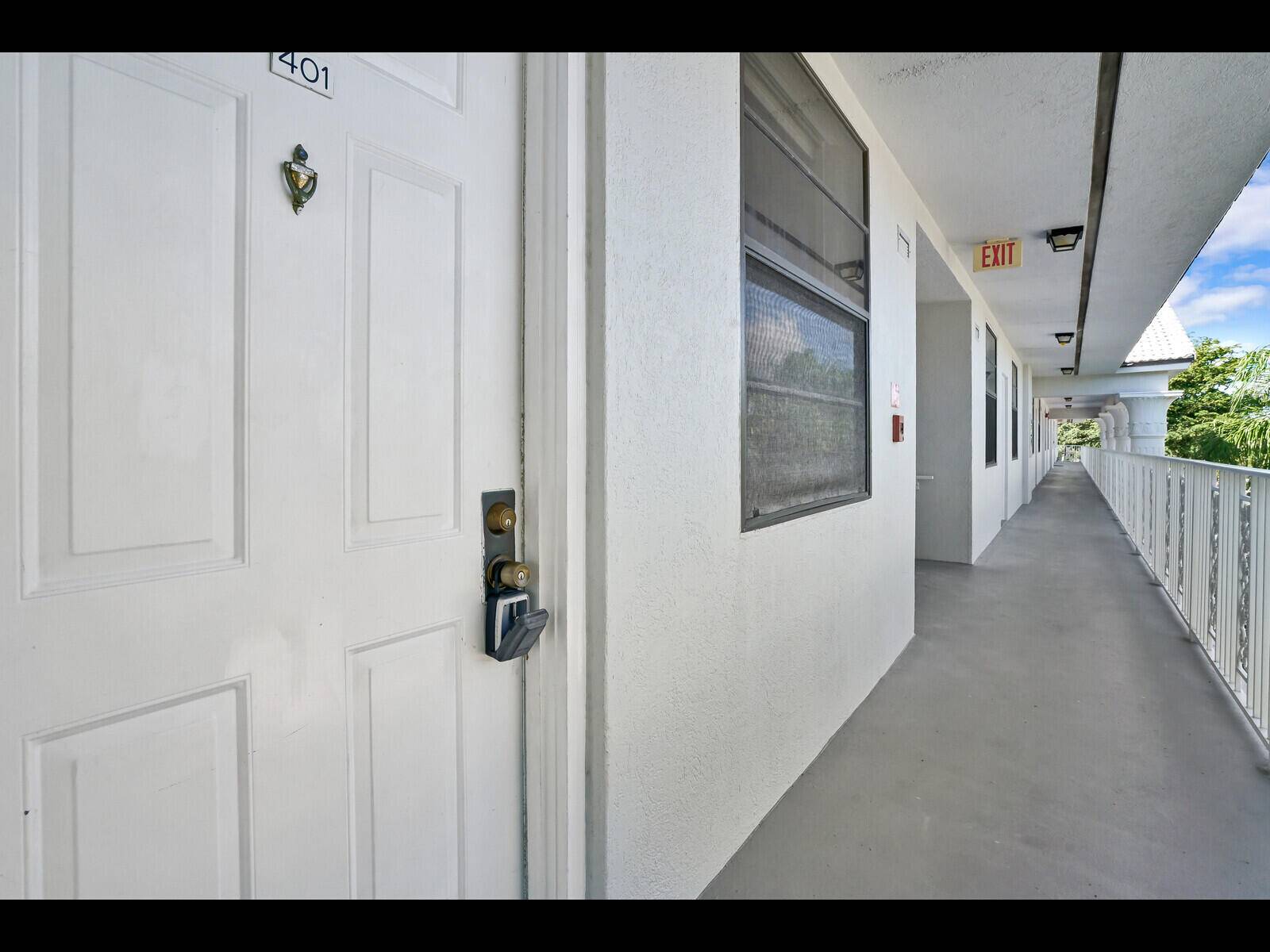West Palm Beach, FL 33401,3636 Whitehall DR 401