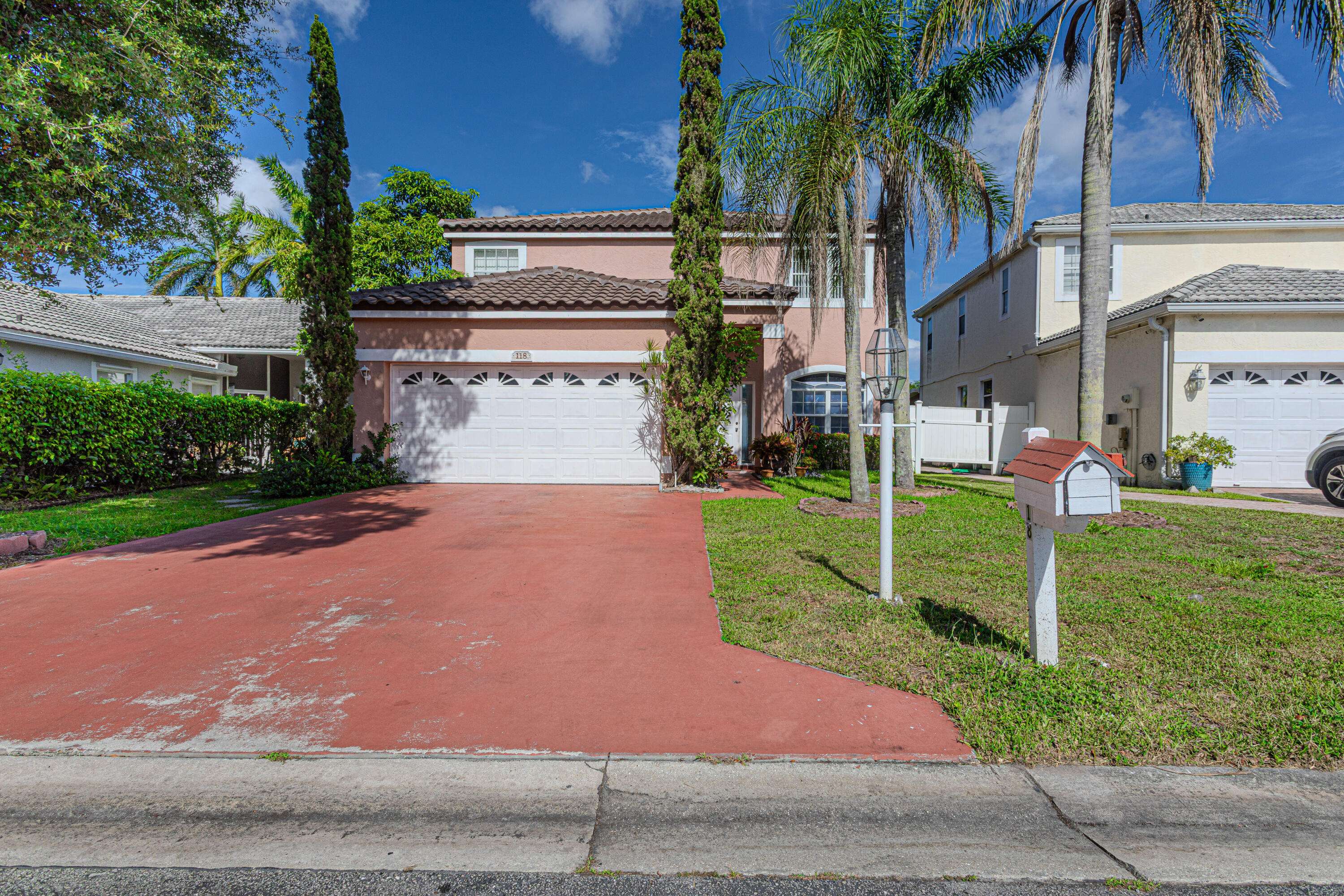 Greenacres, FL 33463,118 Rosewood LN