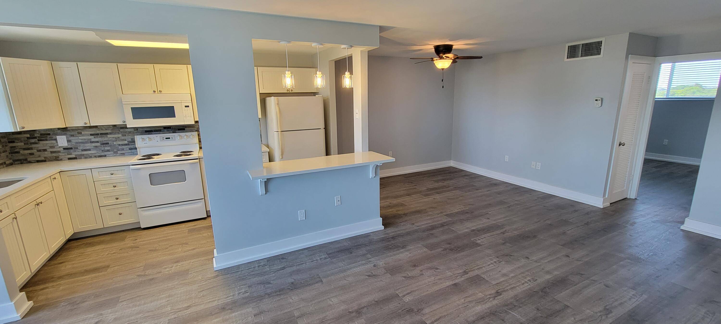 North Palm Beach, FL 33408,108 Paradise Harbour BLVD 405