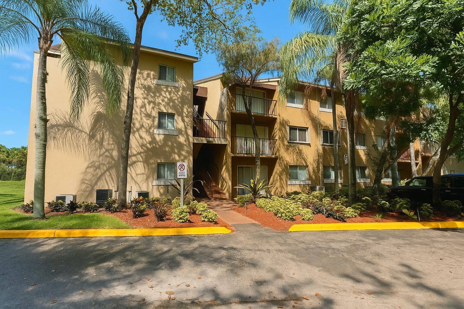 West Palm Beach, FL 33411,1089 N Benoist Farms RD 201