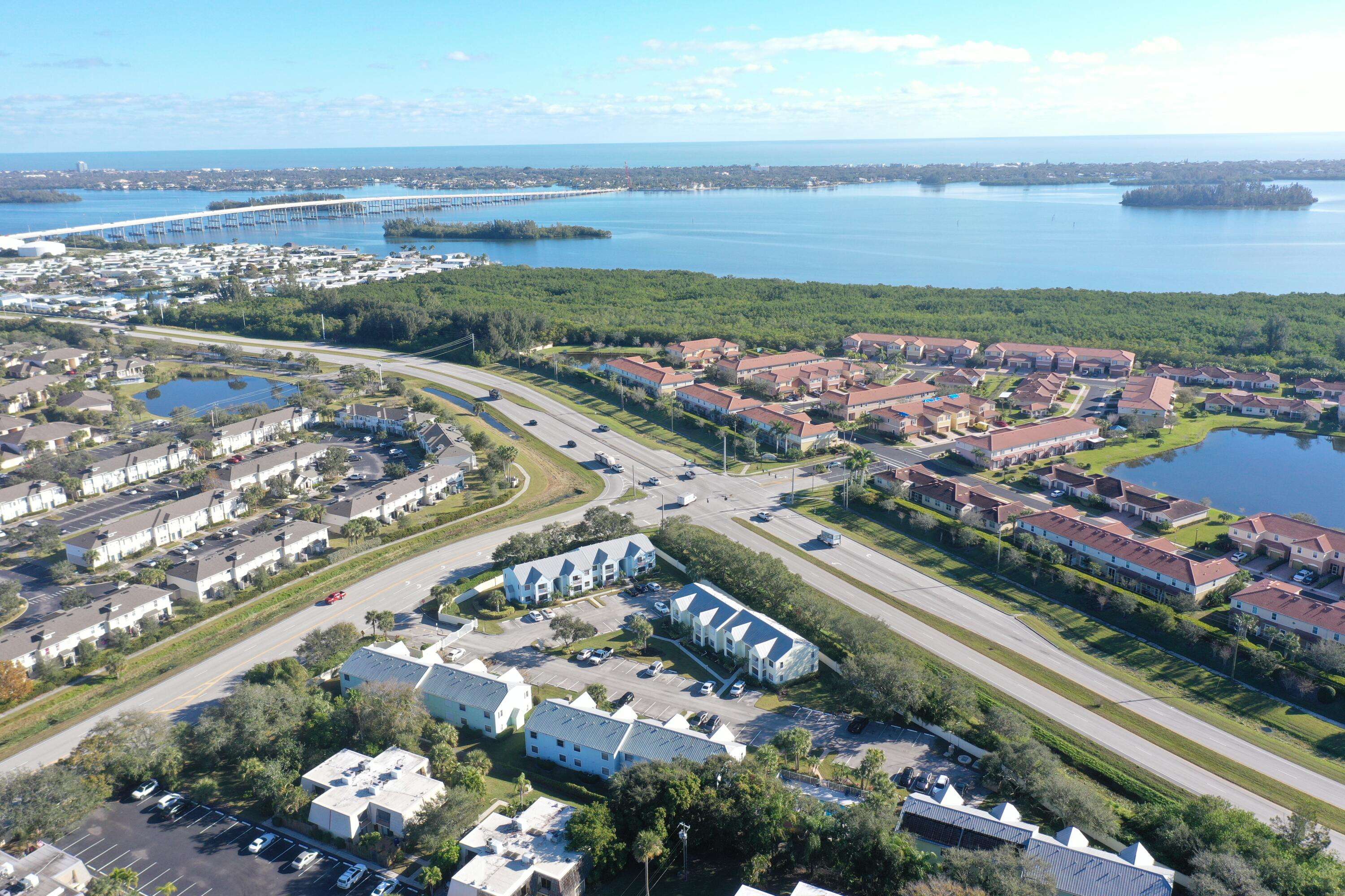 Vero Beach, FL 32960,1135 3rd AVE 101