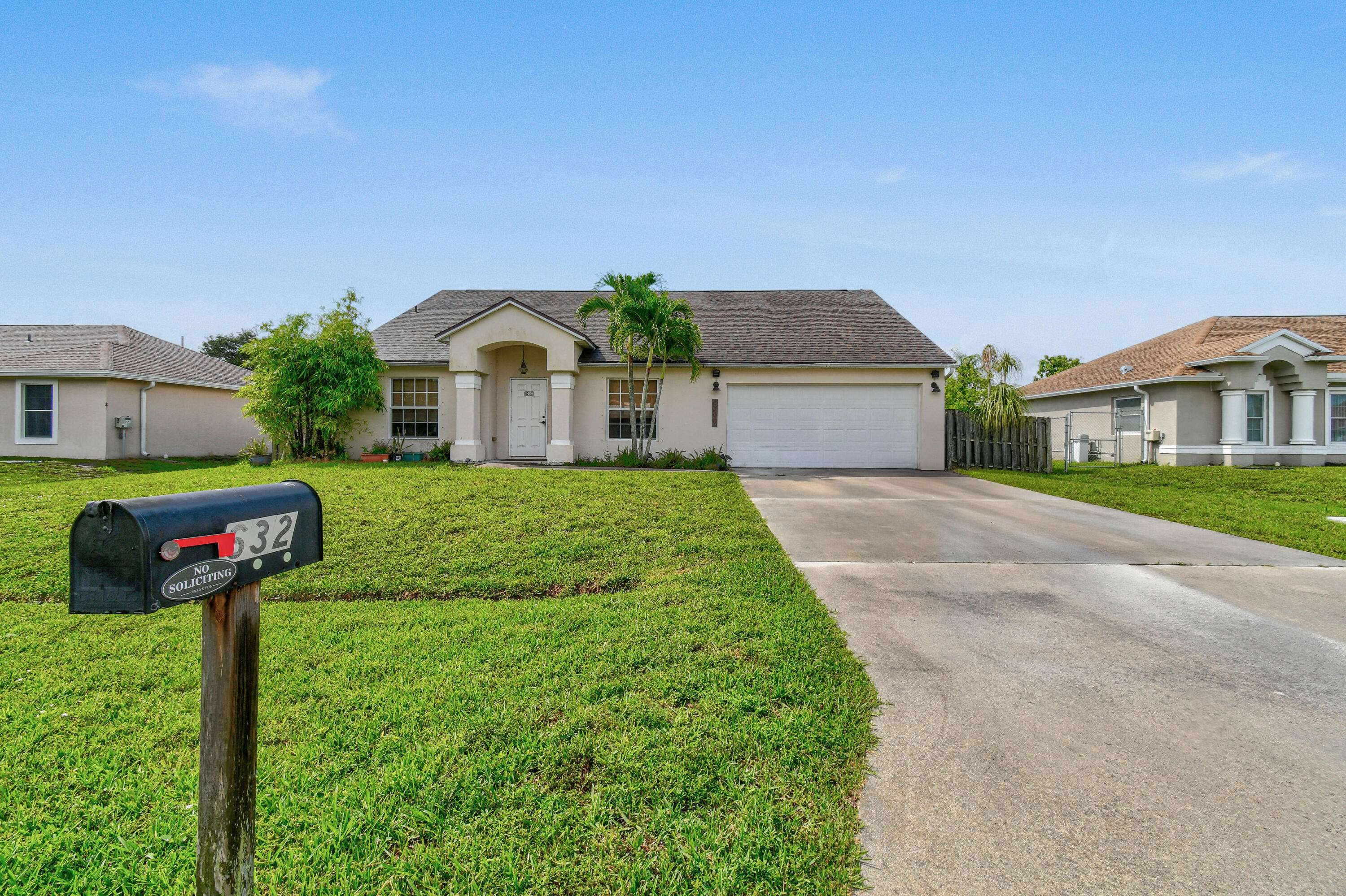 Port Saint Lucie, FL 34953,632 SW Sail TER