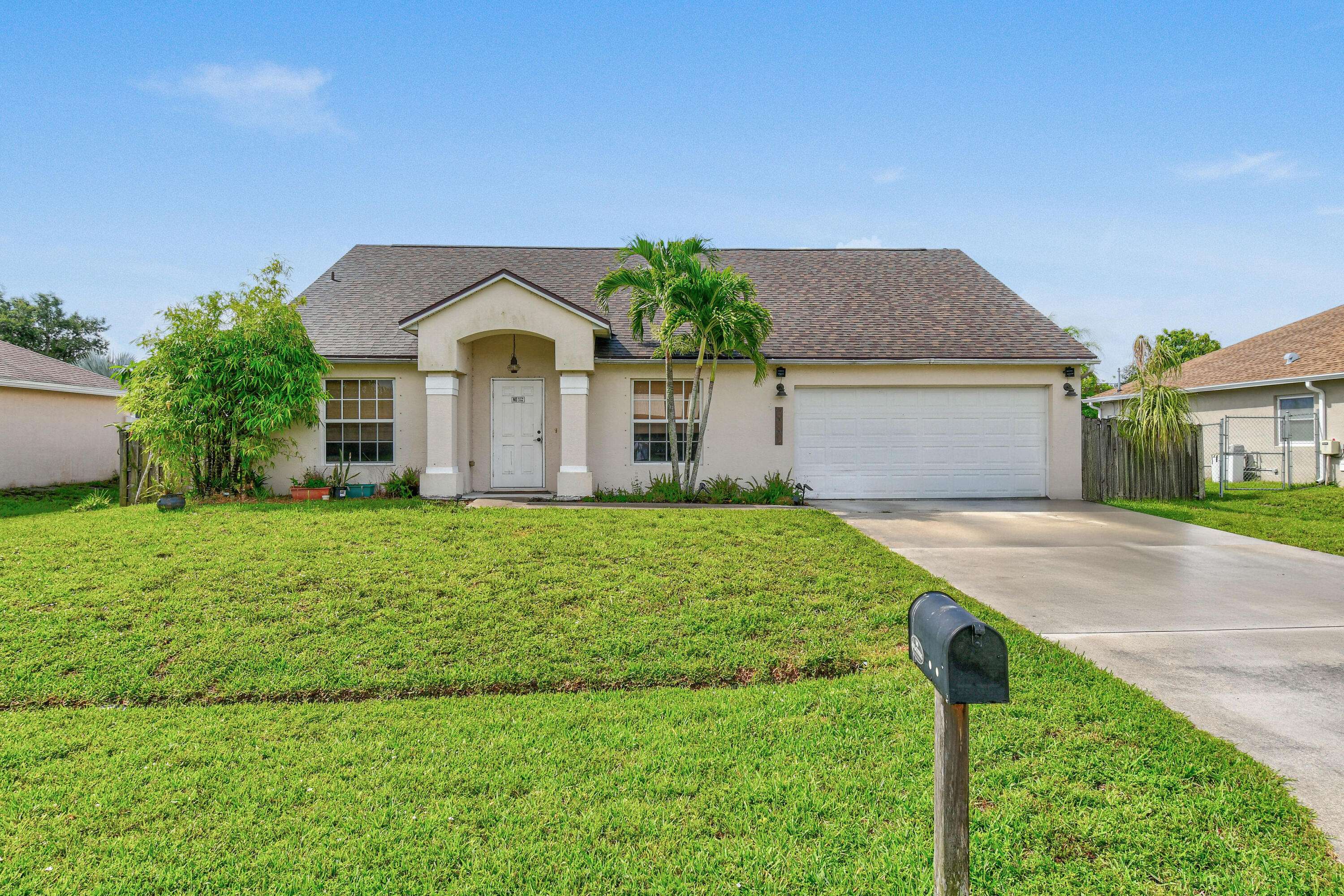 Port Saint Lucie, FL 34953,632 SW Sail TER